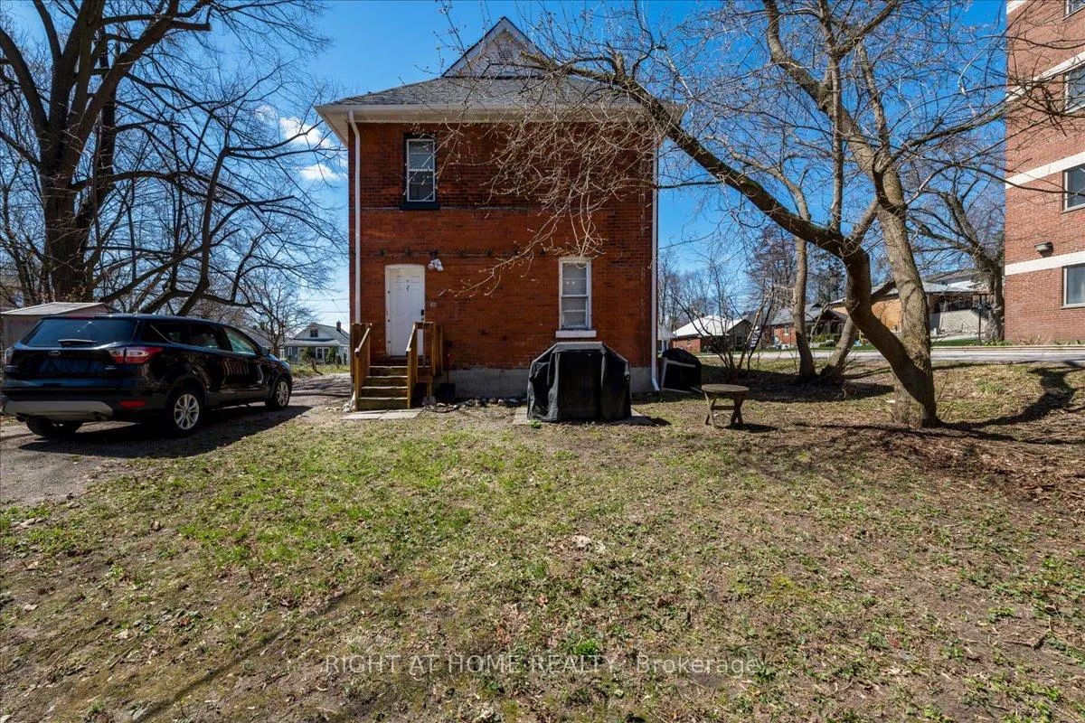 Photo 30 of 29 Peel Street, Barrie, Codrington — HOMEH
