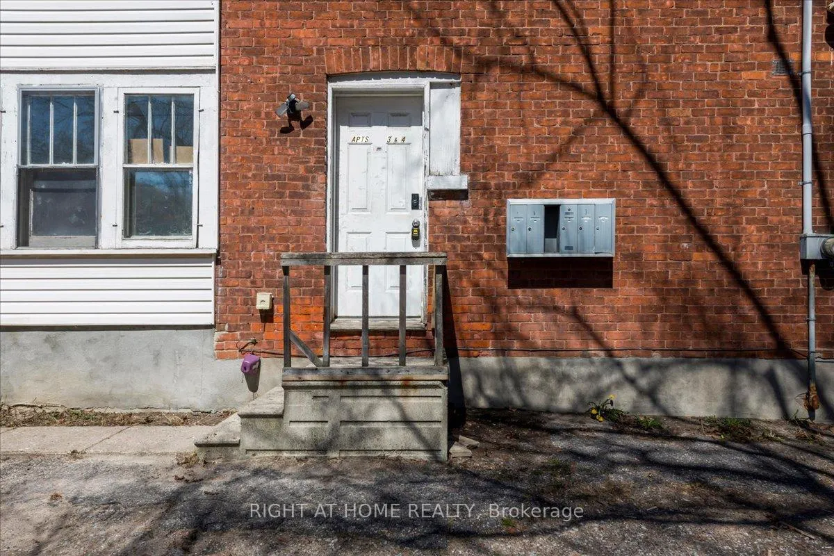 Photo 36 of 29 Peel Street, Barrie, Codrington — HOMEH