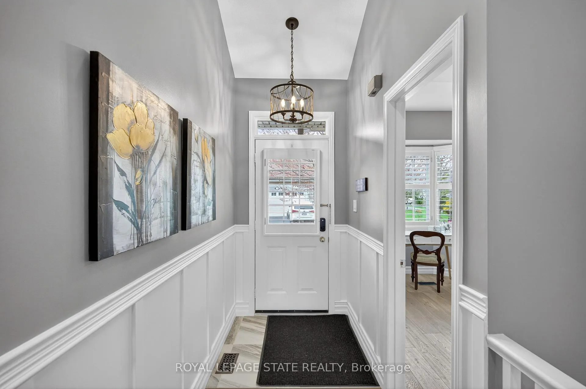 Photo 4 of Unit 9, 212 Stonehenge Drive, Hamilton, Meadowlands — HOMEH