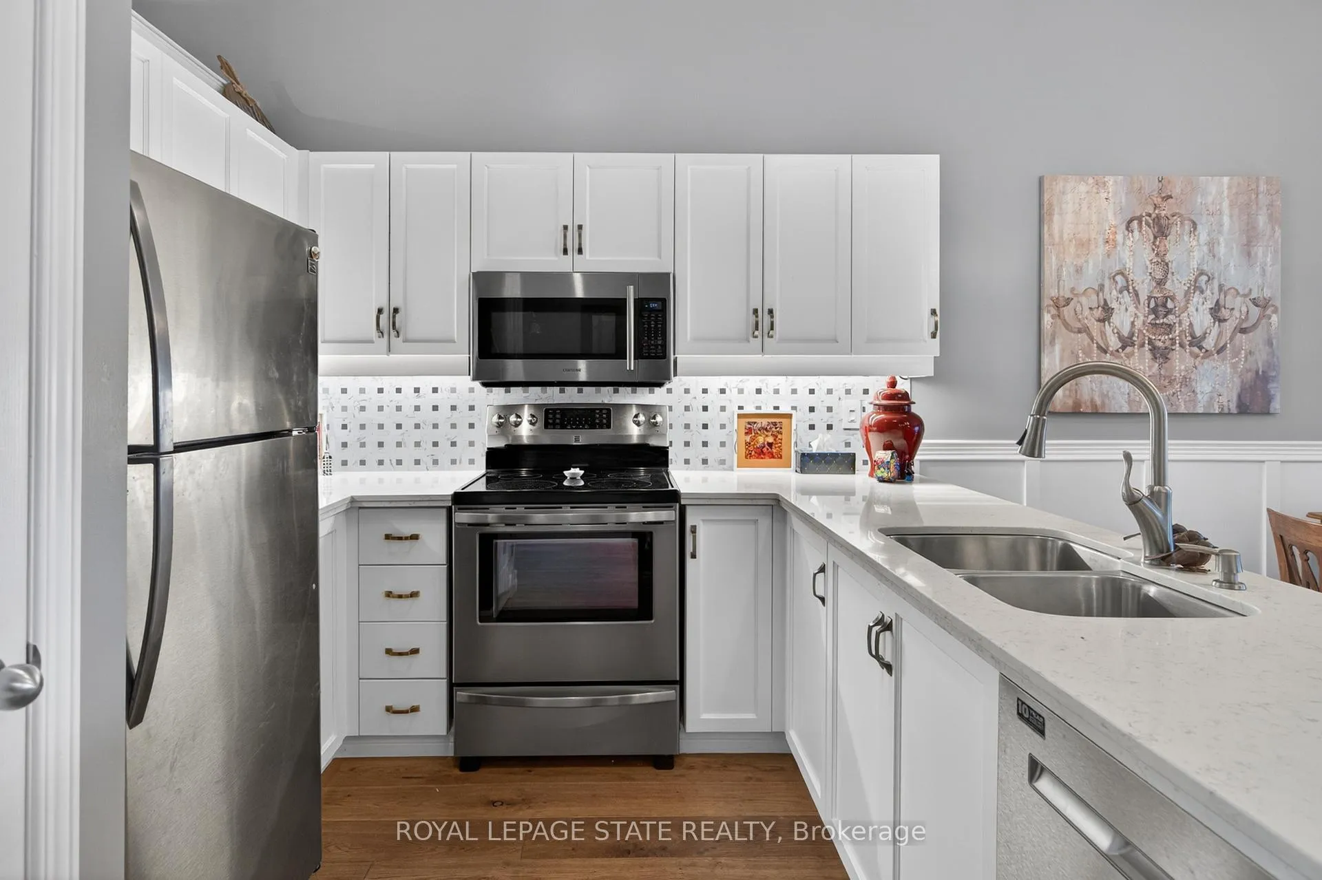 Photo 10 of Unit 9, 212 Stonehenge Drive, Hamilton, Meadowlands — HOMEH