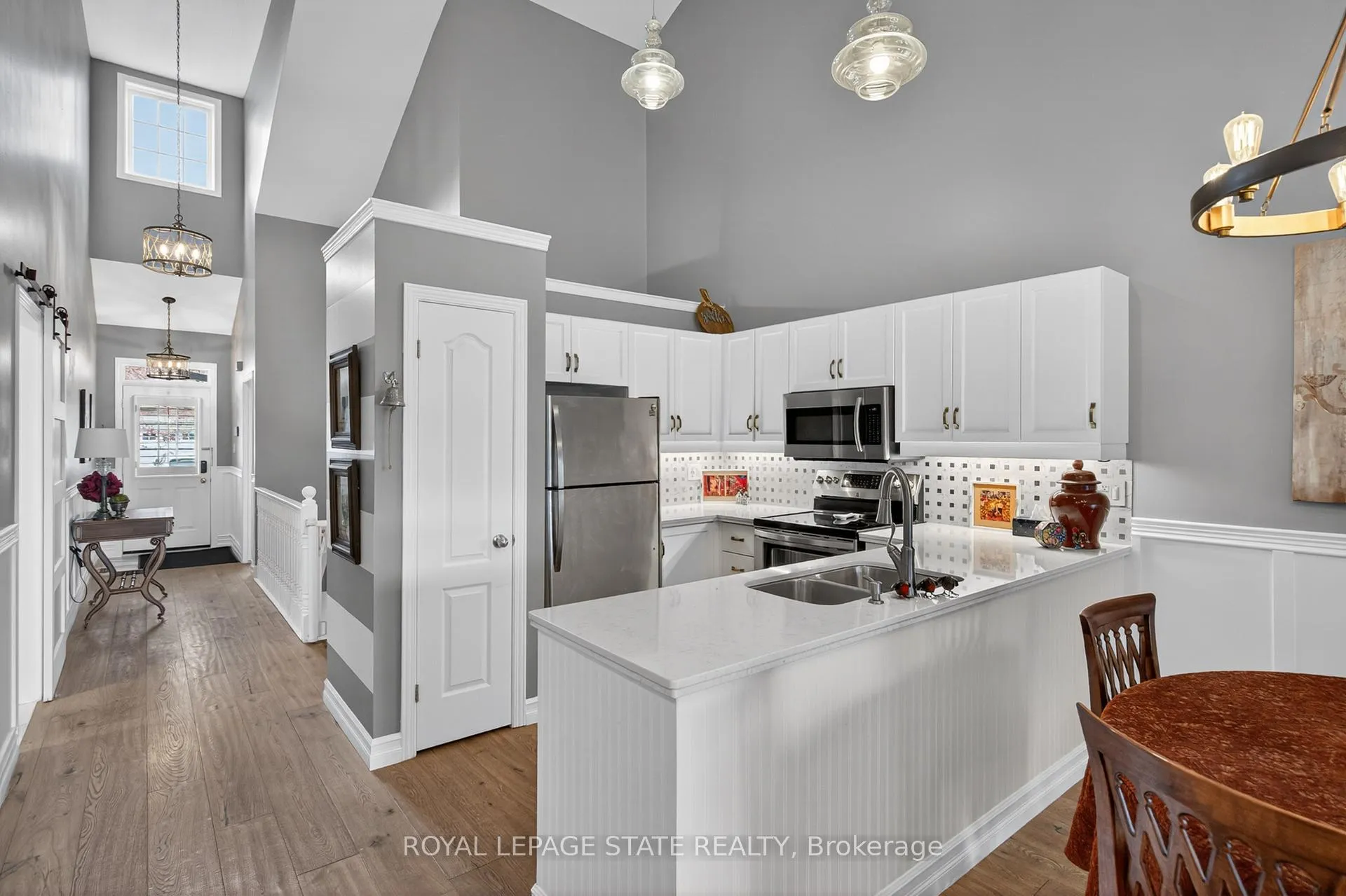 Photo 12 of Unit 9, 212 Stonehenge Drive, Hamilton, Meadowlands — HOMEH