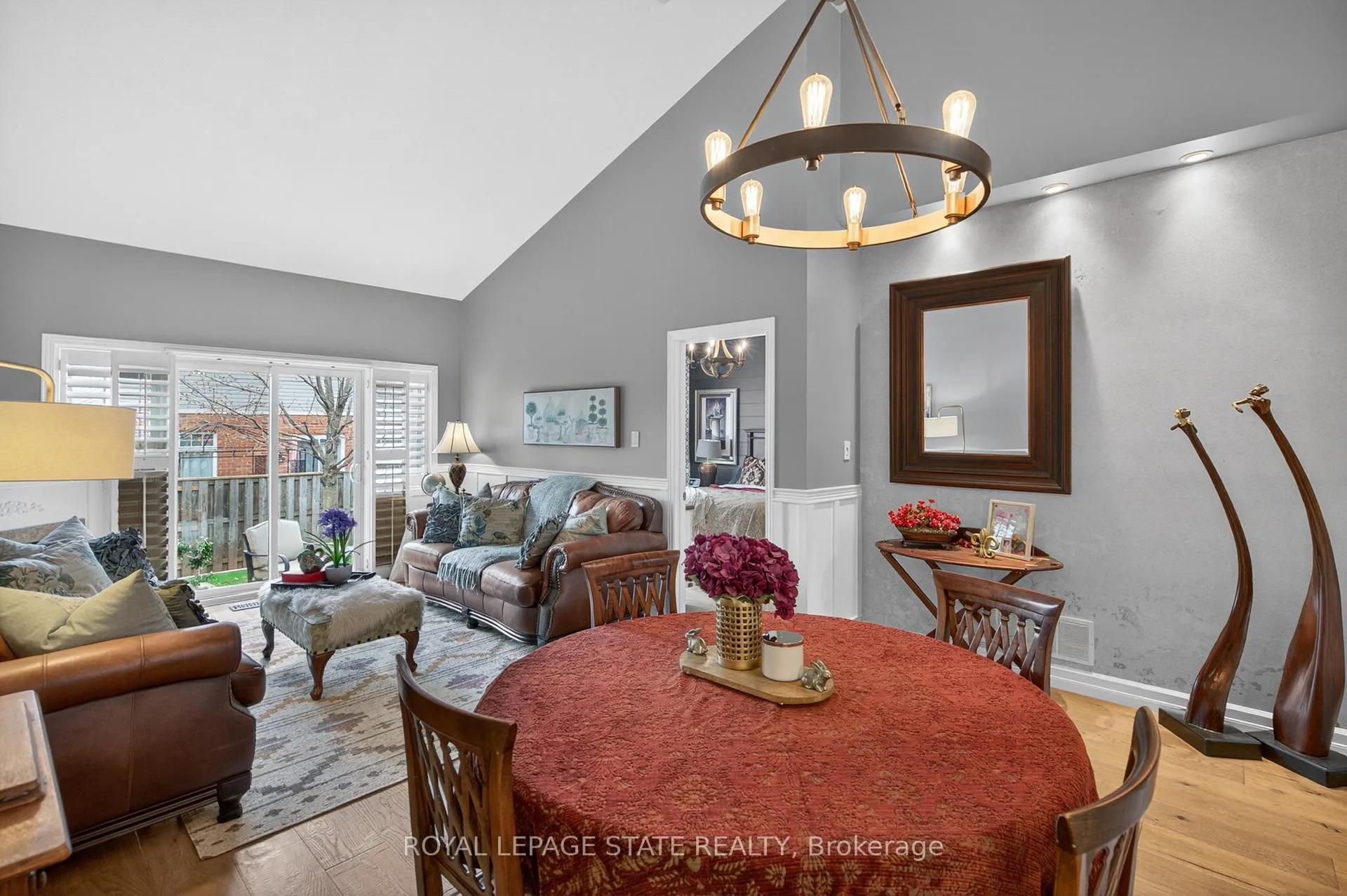 Photo 15 of Unit 9, 212 Stonehenge Drive, Hamilton, Meadowlands — HOMEH