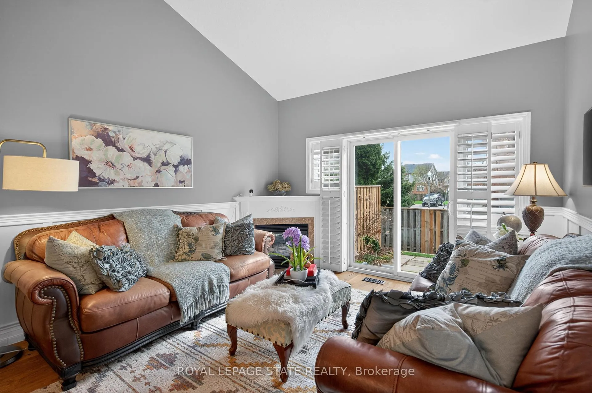 Photo 18 of Unit 9, 212 Stonehenge Drive, Hamilton, Meadowlands — HOMEH