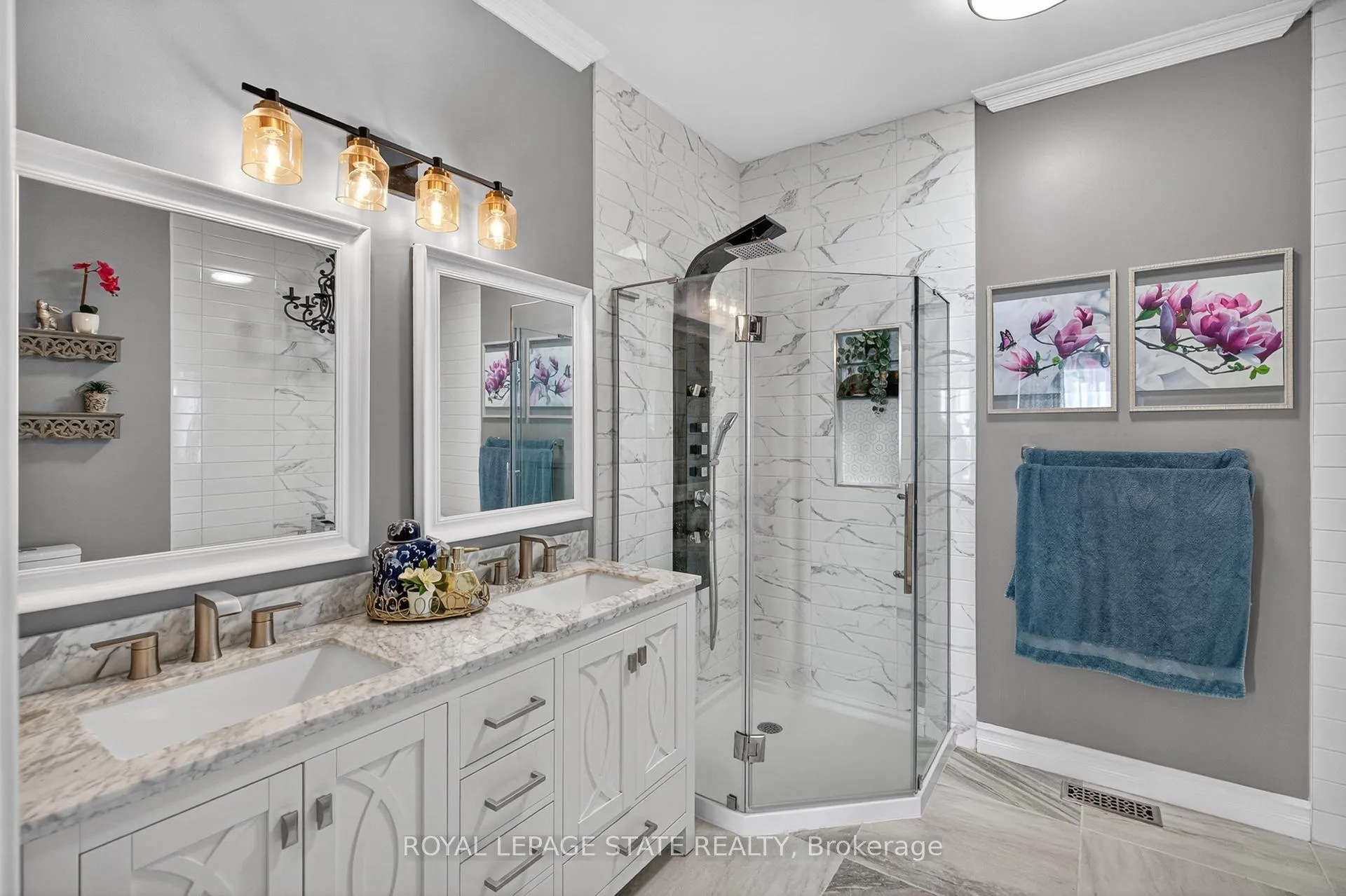 Photo 25 of Unit 9, 212 Stonehenge Drive, Hamilton, Meadowlands — HOMEH