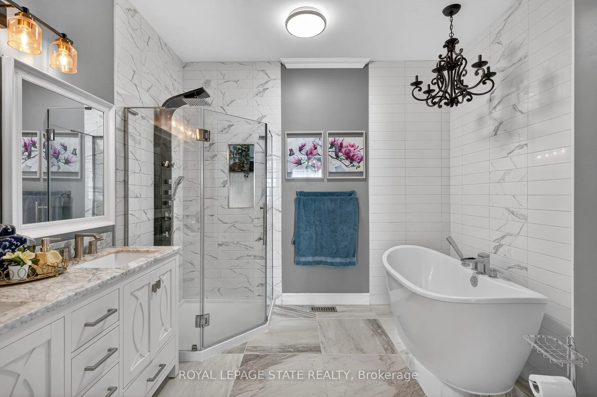 Photo 26 of Unit 9, 212 Stonehenge Drive, Hamilton, Meadowlands — HOMEH
