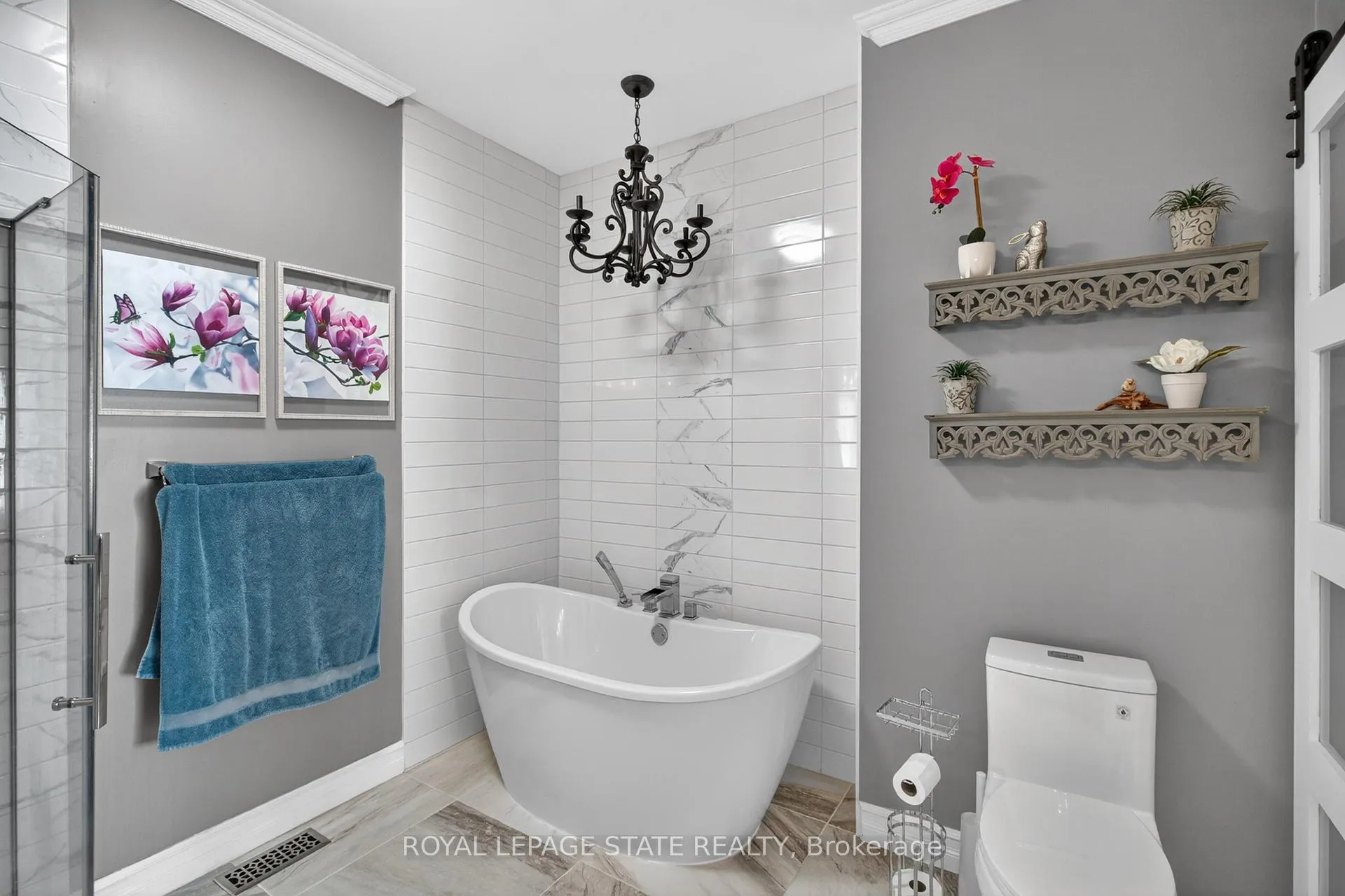 Photo 27 of Unit 9, 212 Stonehenge Drive, Hamilton, Meadowlands — HOMEH