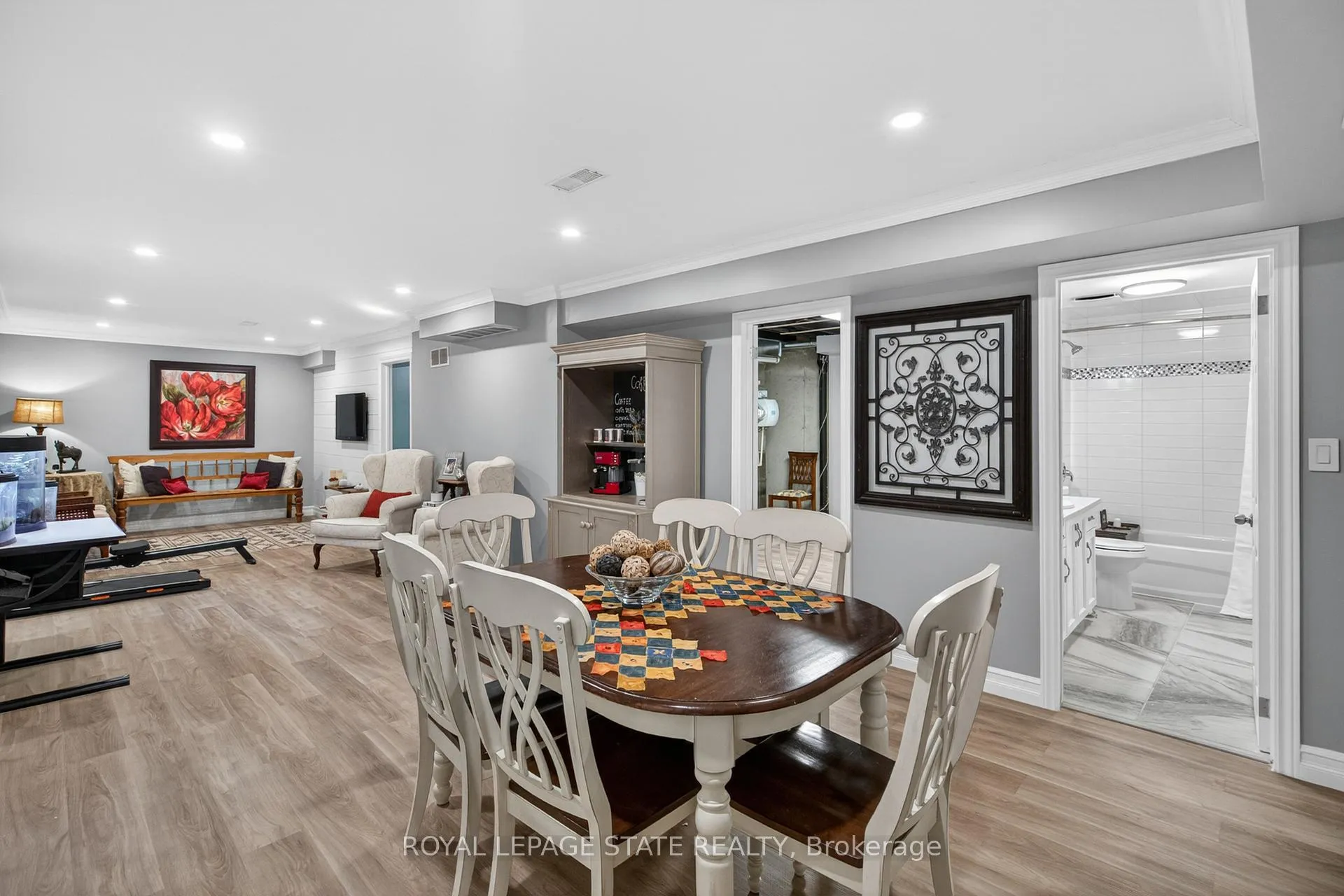 Photo 31 of Unit 9, 212 Stonehenge Drive, Hamilton, Meadowlands — HOMEH