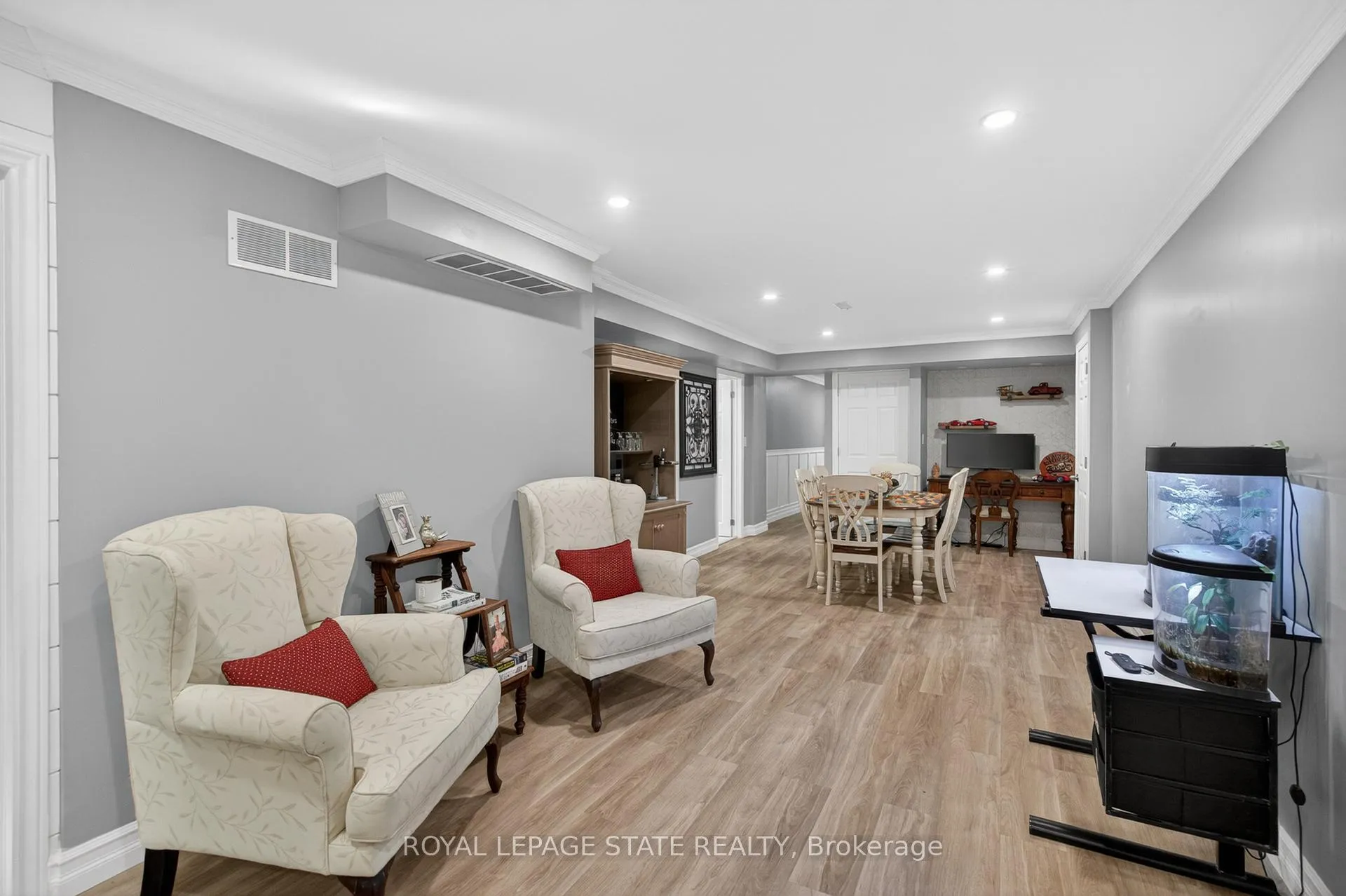 Photo 37 of Unit 9, 212 Stonehenge Drive, Hamilton, Meadowlands — HOMEH