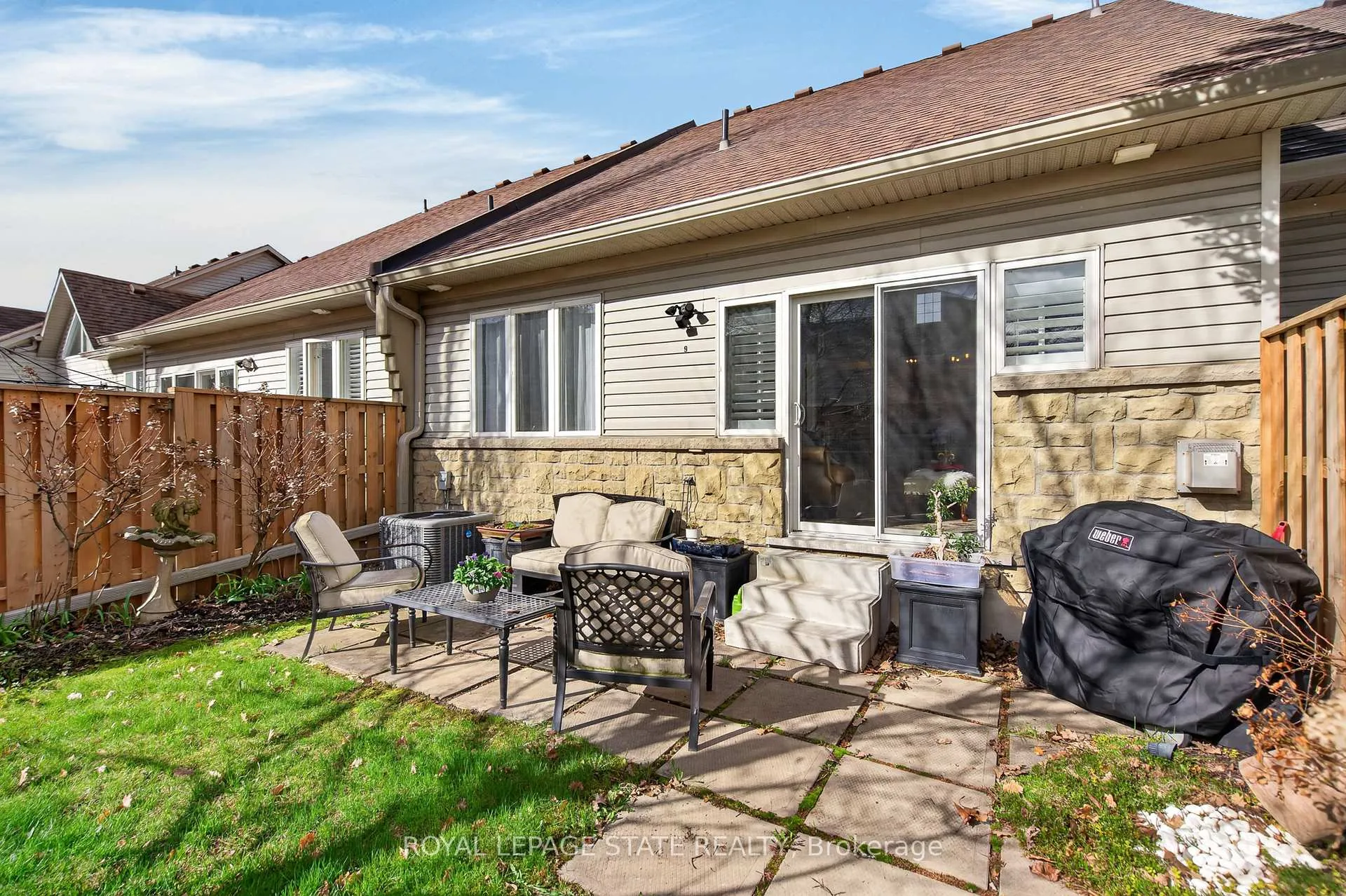 Photo 42 of Unit 9, 212 Stonehenge Drive, Hamilton, Meadowlands — HOMEH