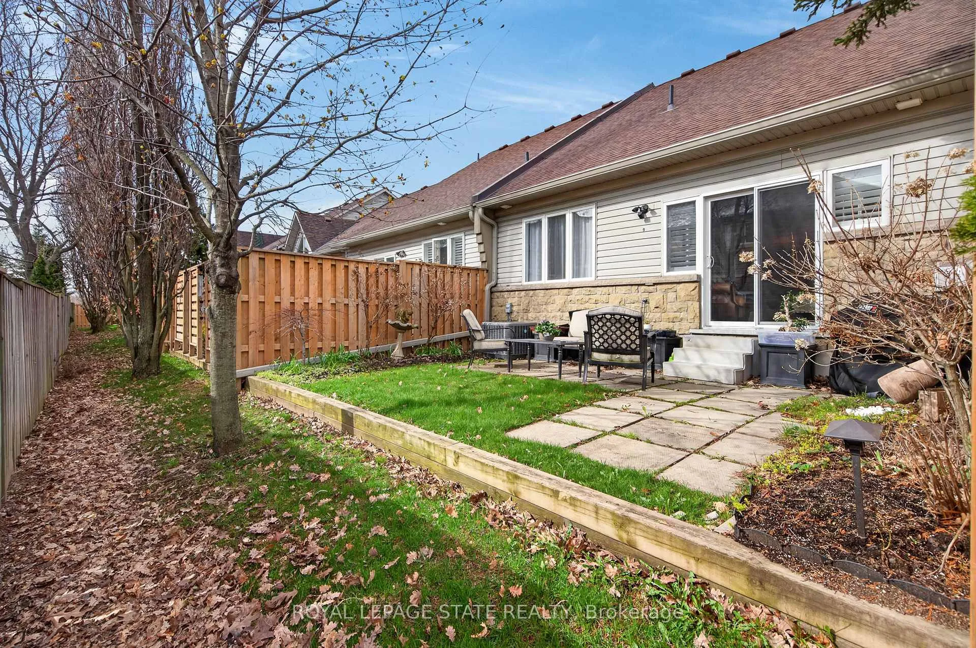 Photo 44 of Unit 9, 212 Stonehenge Drive, Hamilton, Meadowlands — HOMEH