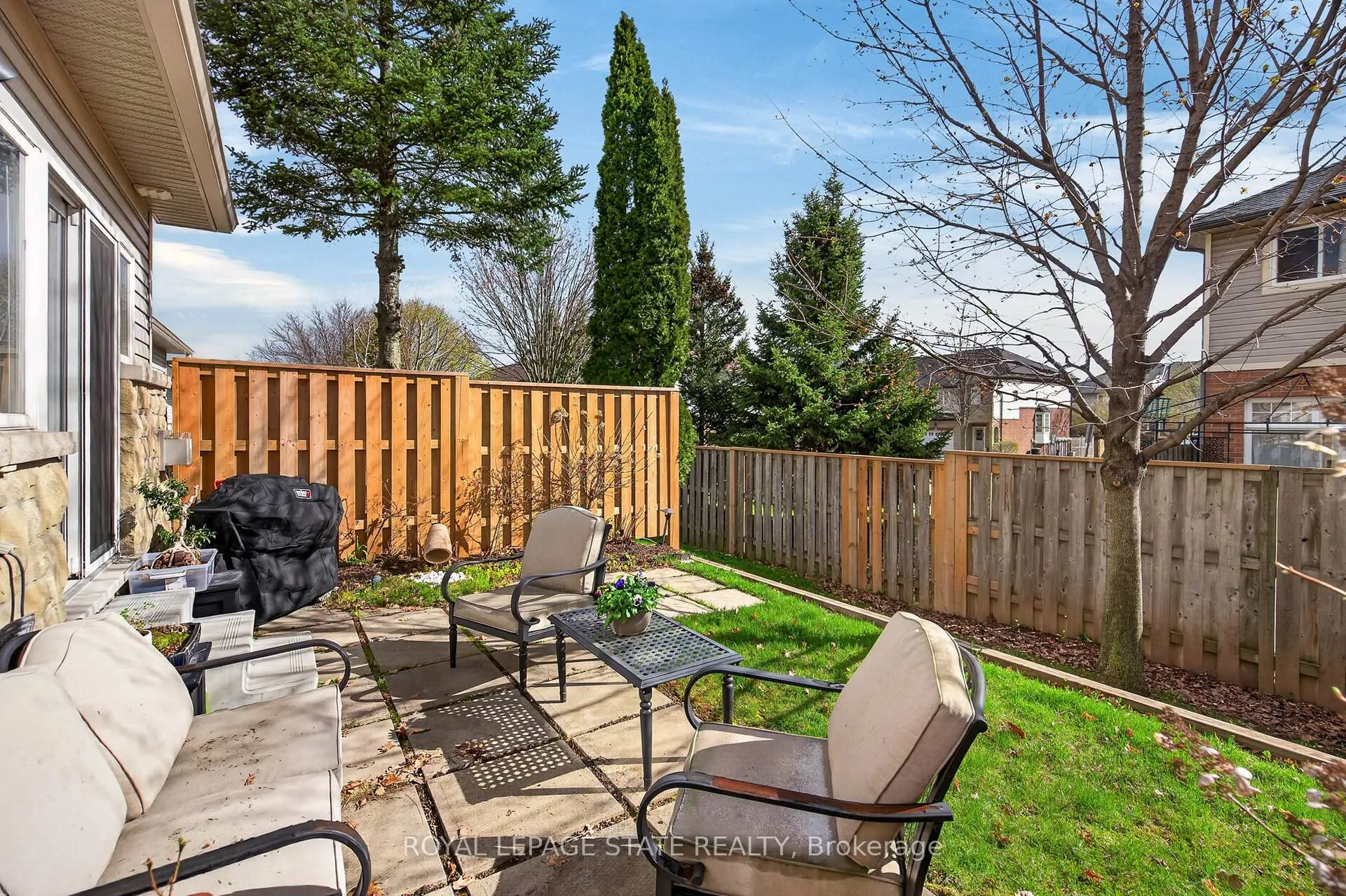 Photo 46 of Unit 9, 212 Stonehenge Drive, Hamilton, Meadowlands — HOMEH
