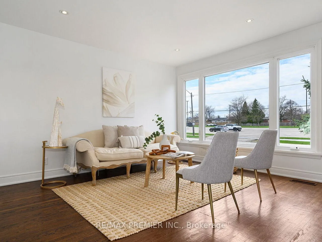 Photo 4 of 9 Templar Drive, Etobicoke, Kingsview Village-The Westway — HOMEH