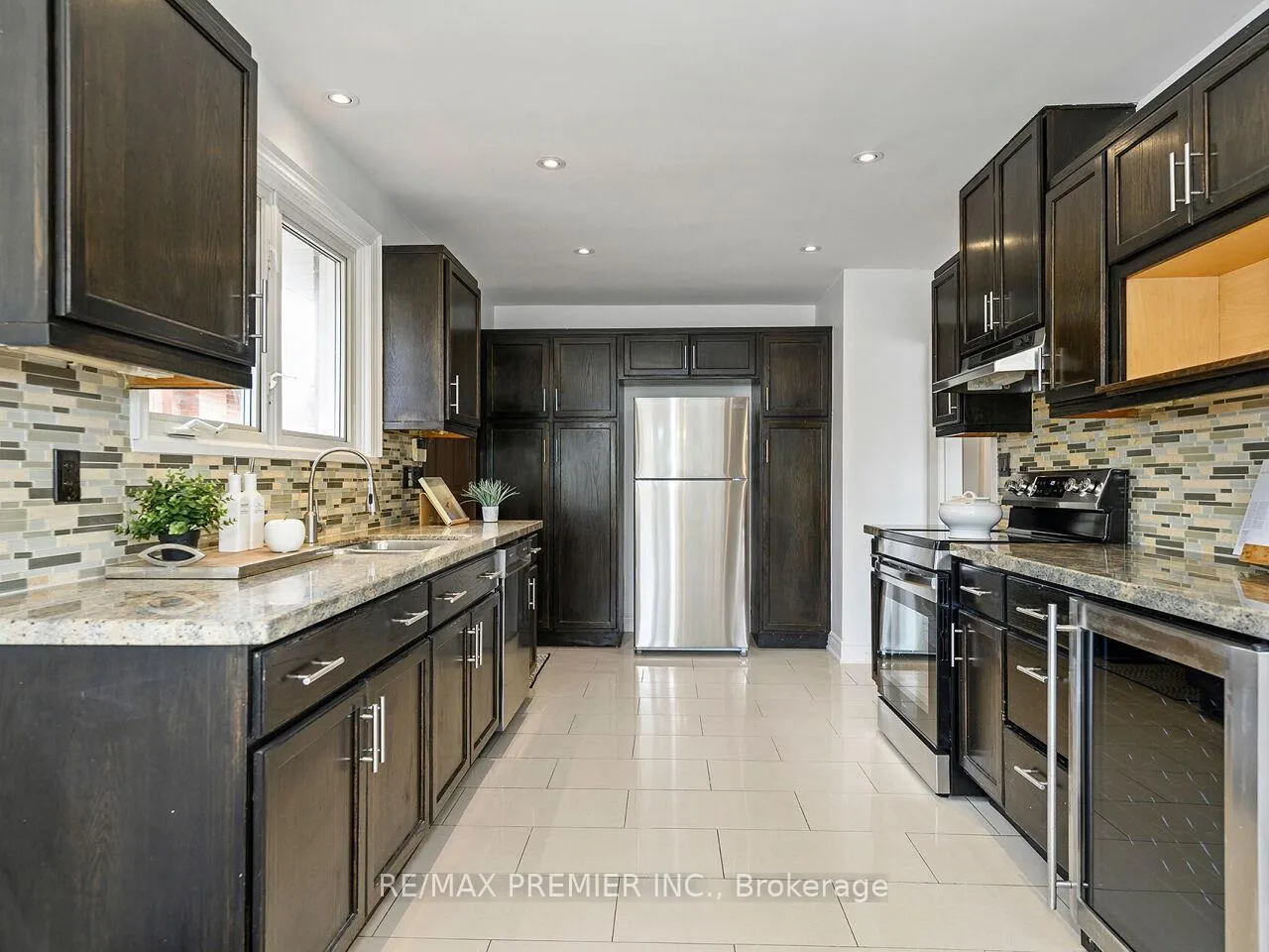 Photo 15 of 9 Templar Drive, Etobicoke, Kingsview Village-The Westway — HOMEH