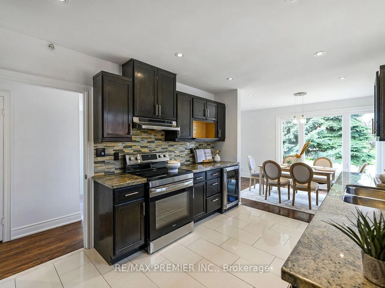 Photo 17 of 9 Templar Drive, Etobicoke, Kingsview Village-The Westway — HOMEH