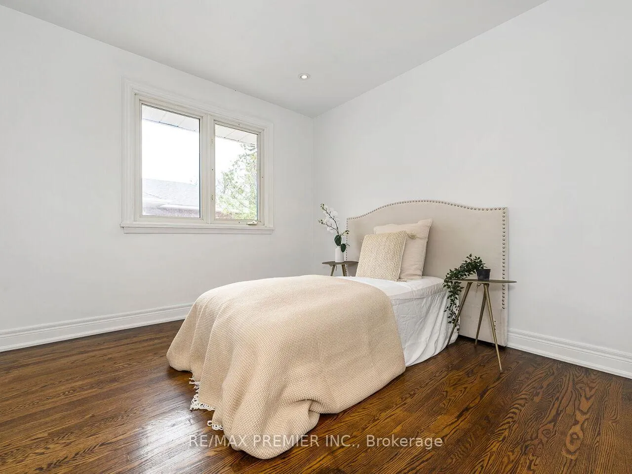 Photo 23 of 9 Templar Drive, Etobicoke, Kingsview Village-The Westway — HOMEH