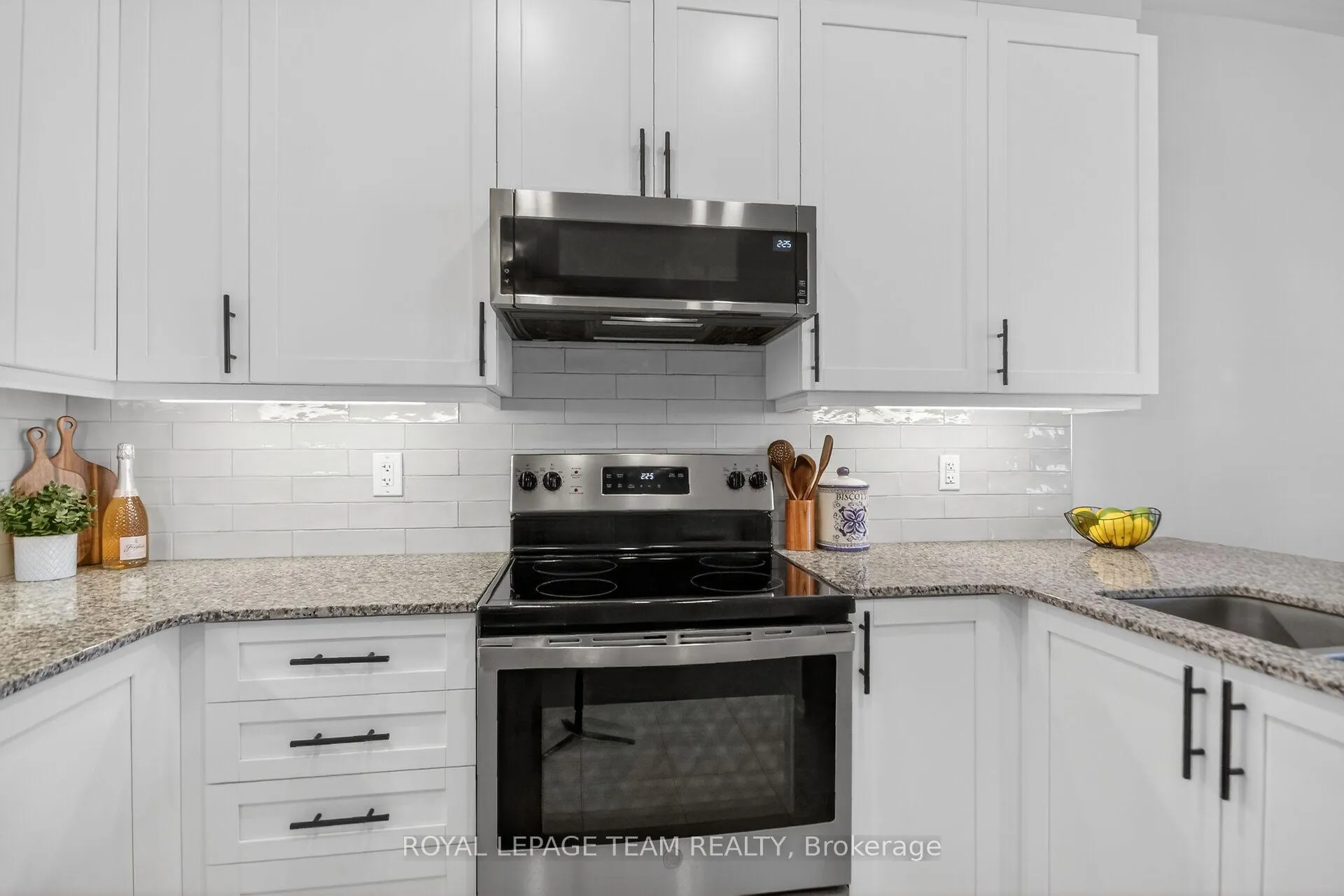 Photo 14 of 802 Bascule Place, Ottawa, Richmond — HOMEH