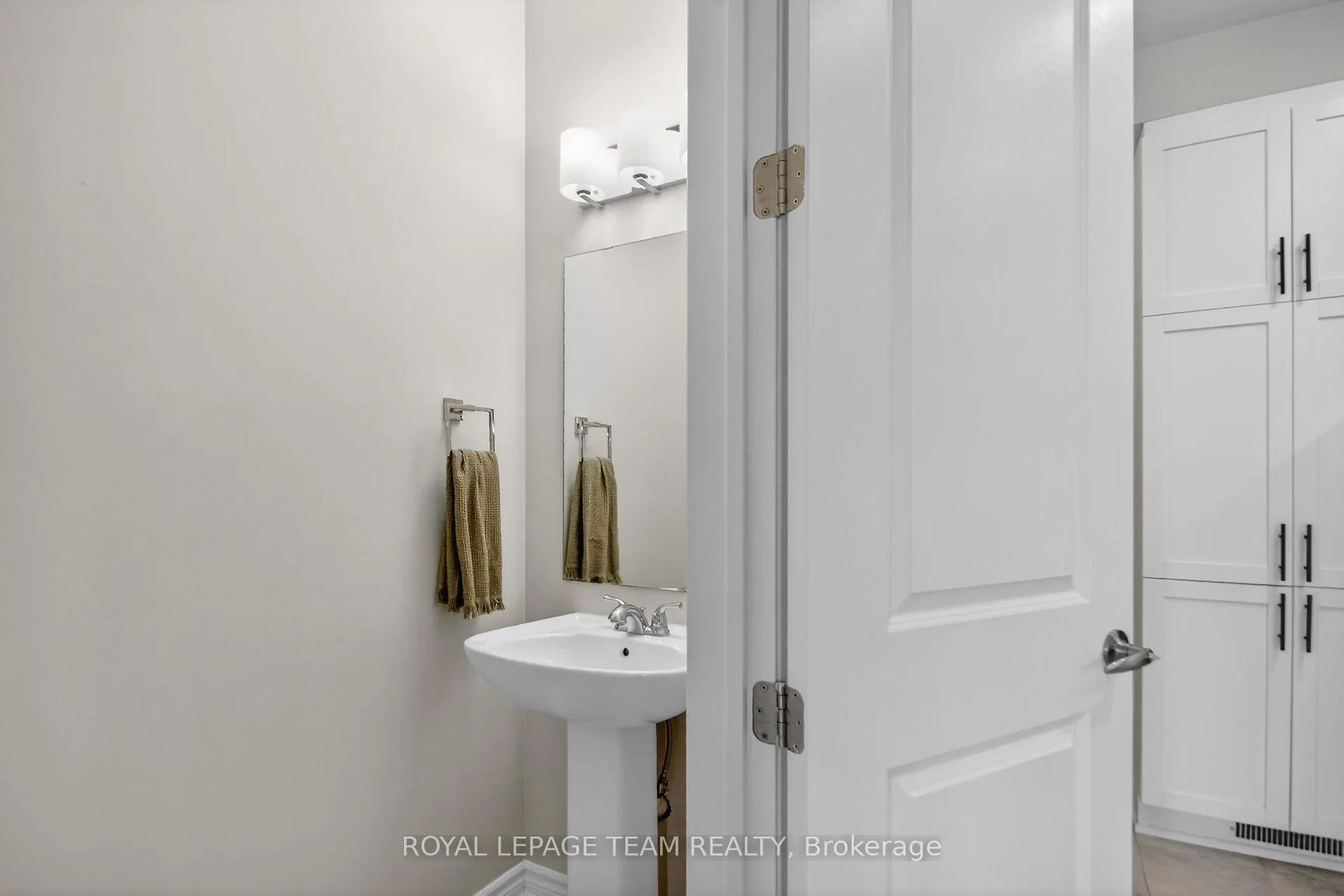 Photo 16 of 802 Bascule Place, Ottawa, Richmond — HOMEH