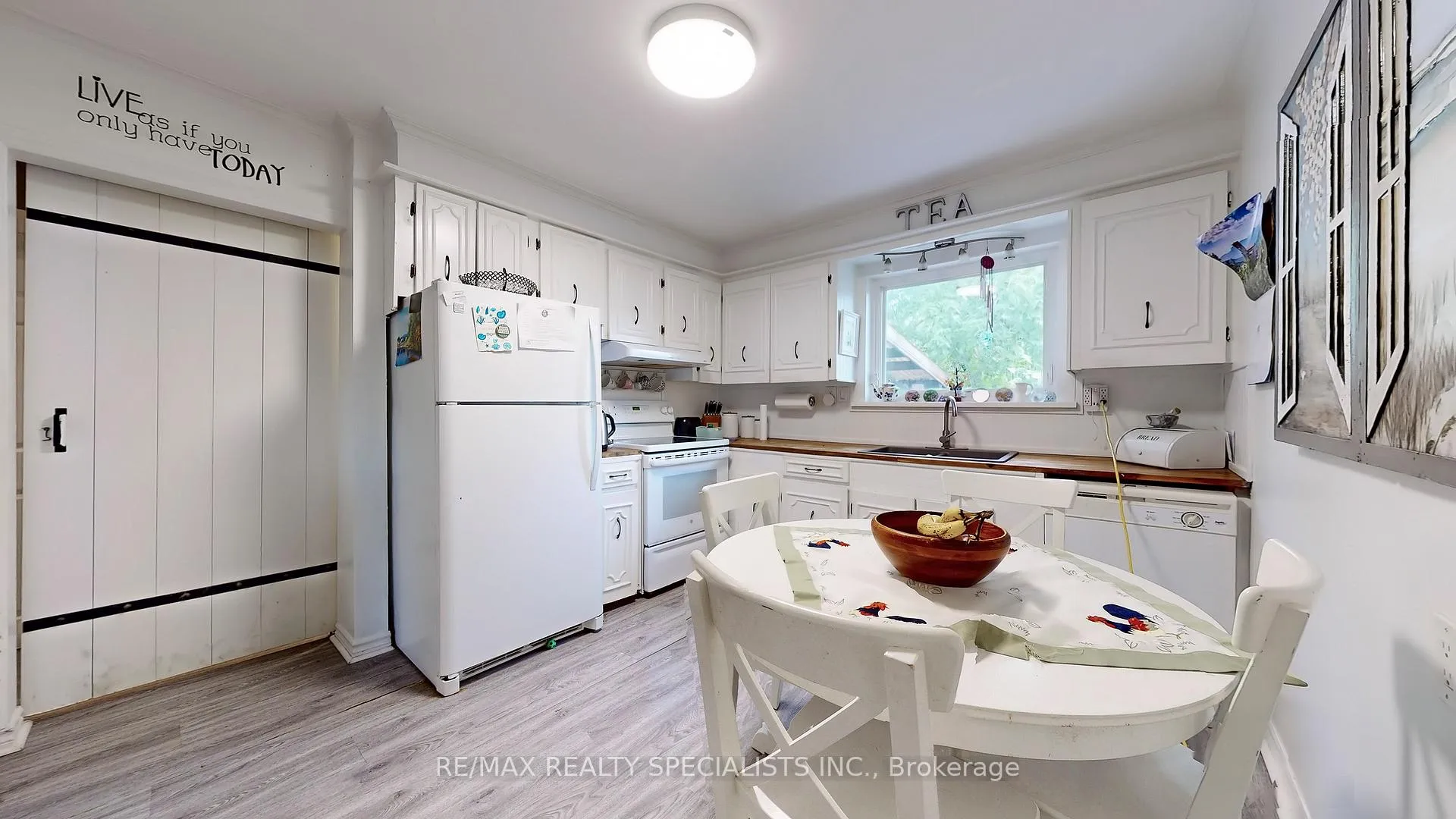 Photo 5 of 1306-08 Leighland Road, Burlington, Freeman — HOMEH