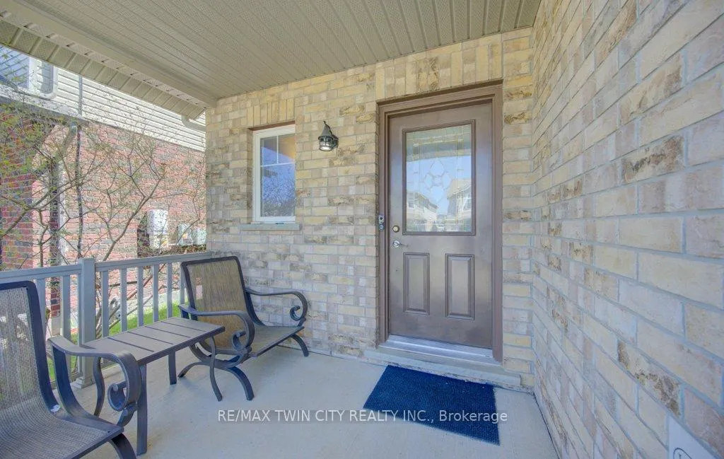 Photo 4 of 11 Frey Crescent, Kitchener, Larentian West — HOMEH