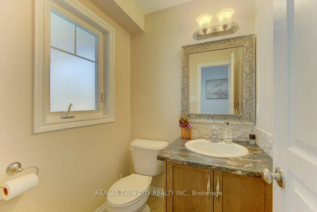 Photo 8 of 11 Frey Crescent, Kitchener, Larentian West — HOMEH