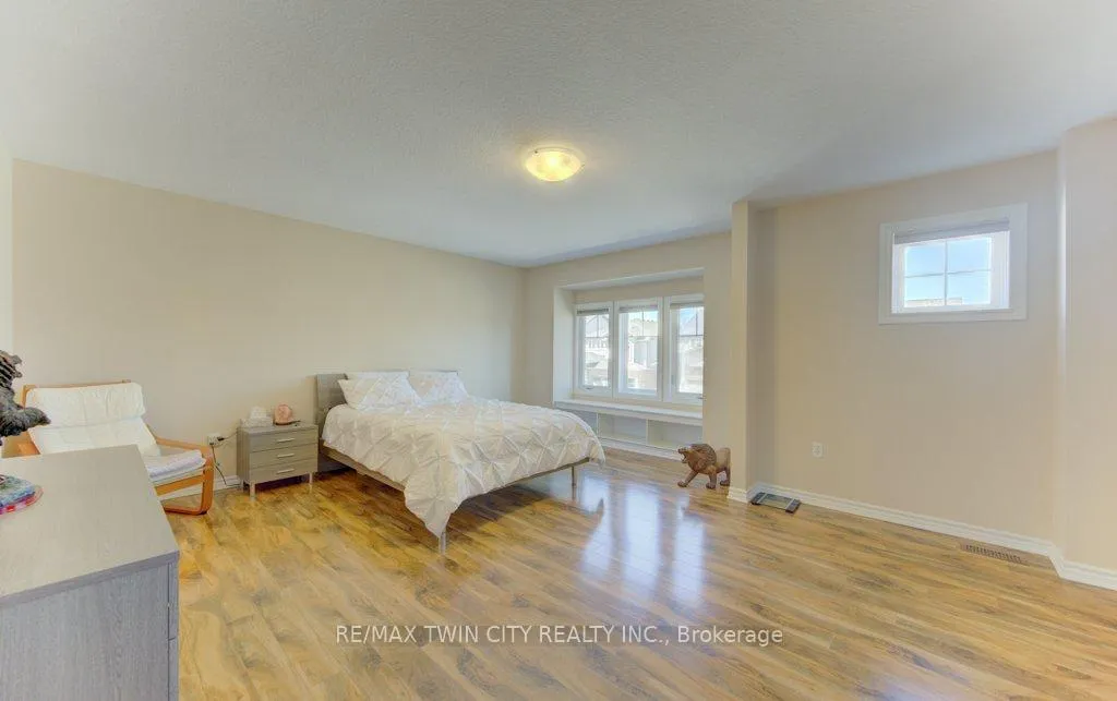 Photo 30 of 11 Frey Crescent, Kitchener, Larentian West — HOMEH