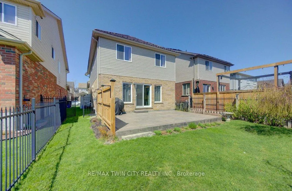 Photo 34 of 11 Frey Crescent, Kitchener, Larentian West — HOMEH