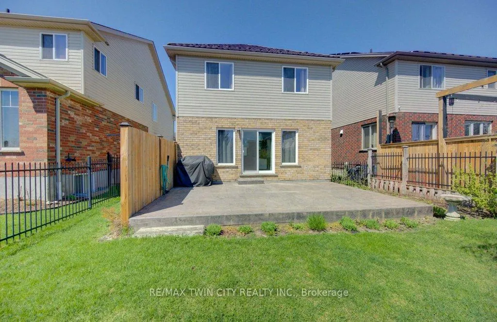 Photo 35 of 11 Frey Crescent, Kitchener, Larentian West — HOMEH