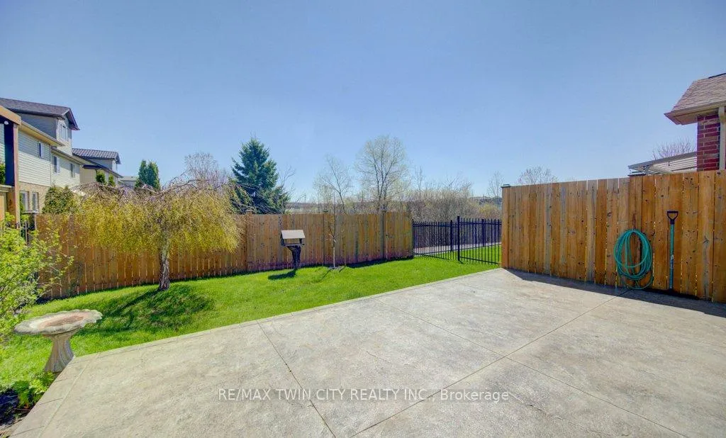 Photo 36 of 11 Frey Crescent, Kitchener, Larentian West — HOMEH