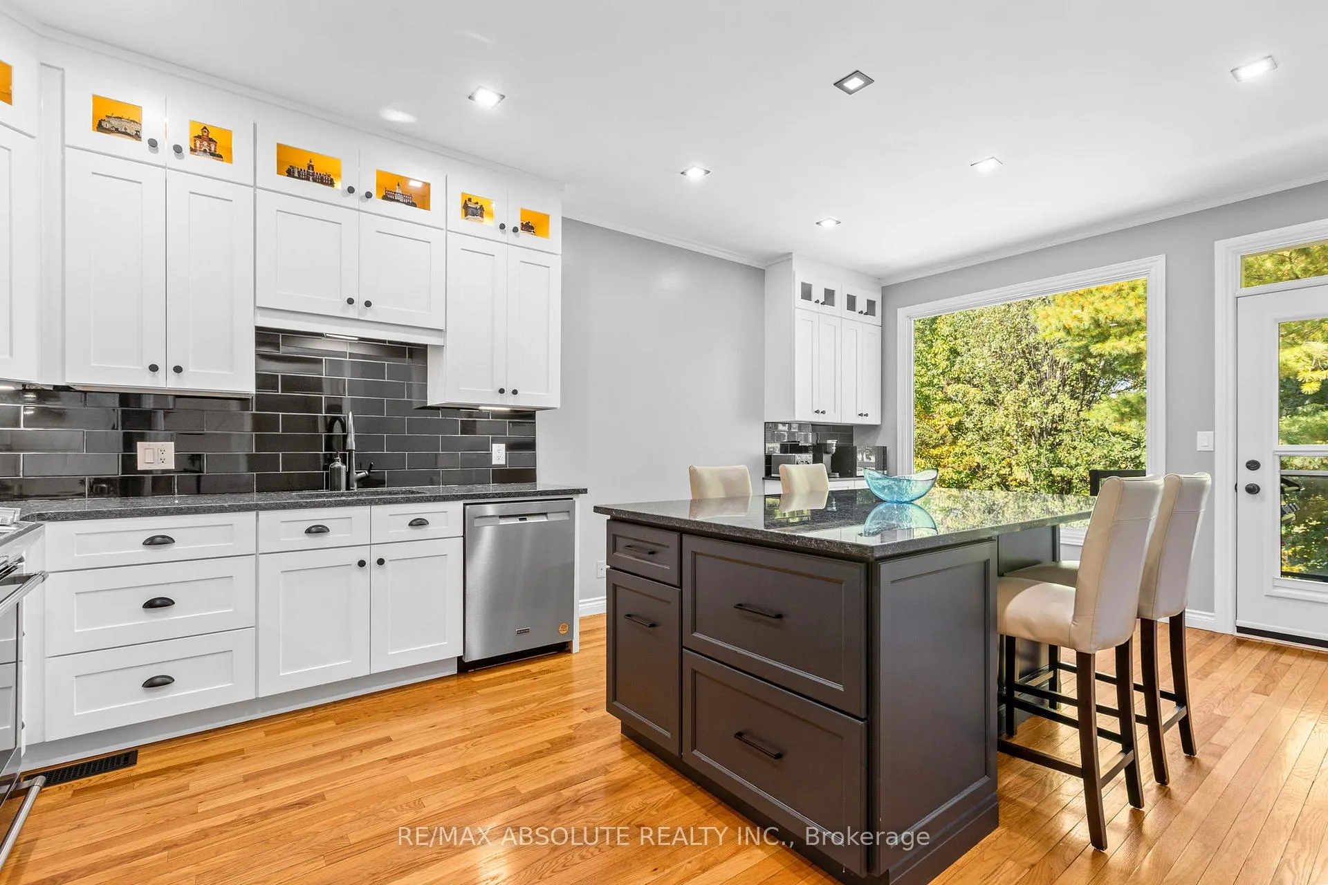 Photo 15 of 52 Stonecroft Terrace, Ottawa, Kanata - Kanata Lakes/Heritage Hills — HOMEH