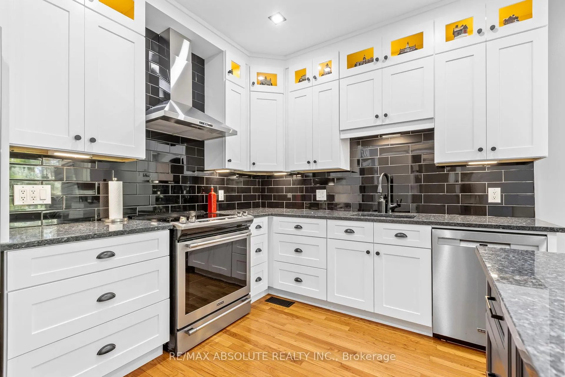 Photo 16 of 52 Stonecroft Terrace, Ottawa, Kanata - Kanata Lakes/Heritage Hills — HOMEH