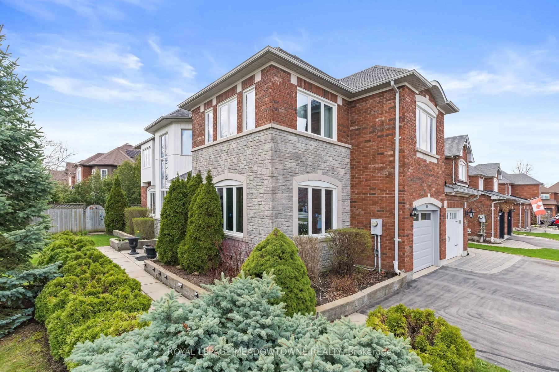 Photo 5 of 55 James Young Drive, Halton Hills, Georgetown — HOMEH