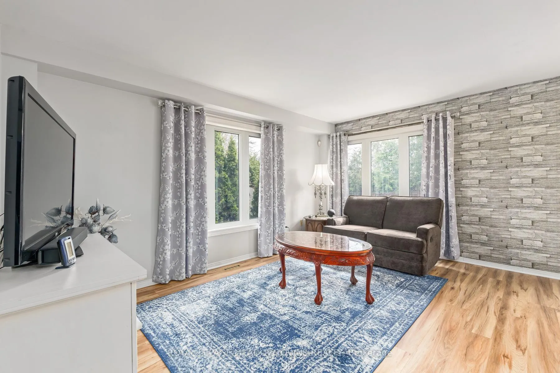 Photo 17 of 55 James Young Drive, Halton Hills, Georgetown — HOMEH