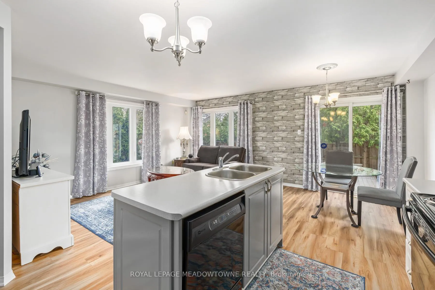 Photo 25 of 55 James Young Drive, Halton Hills, Georgetown — HOMEH