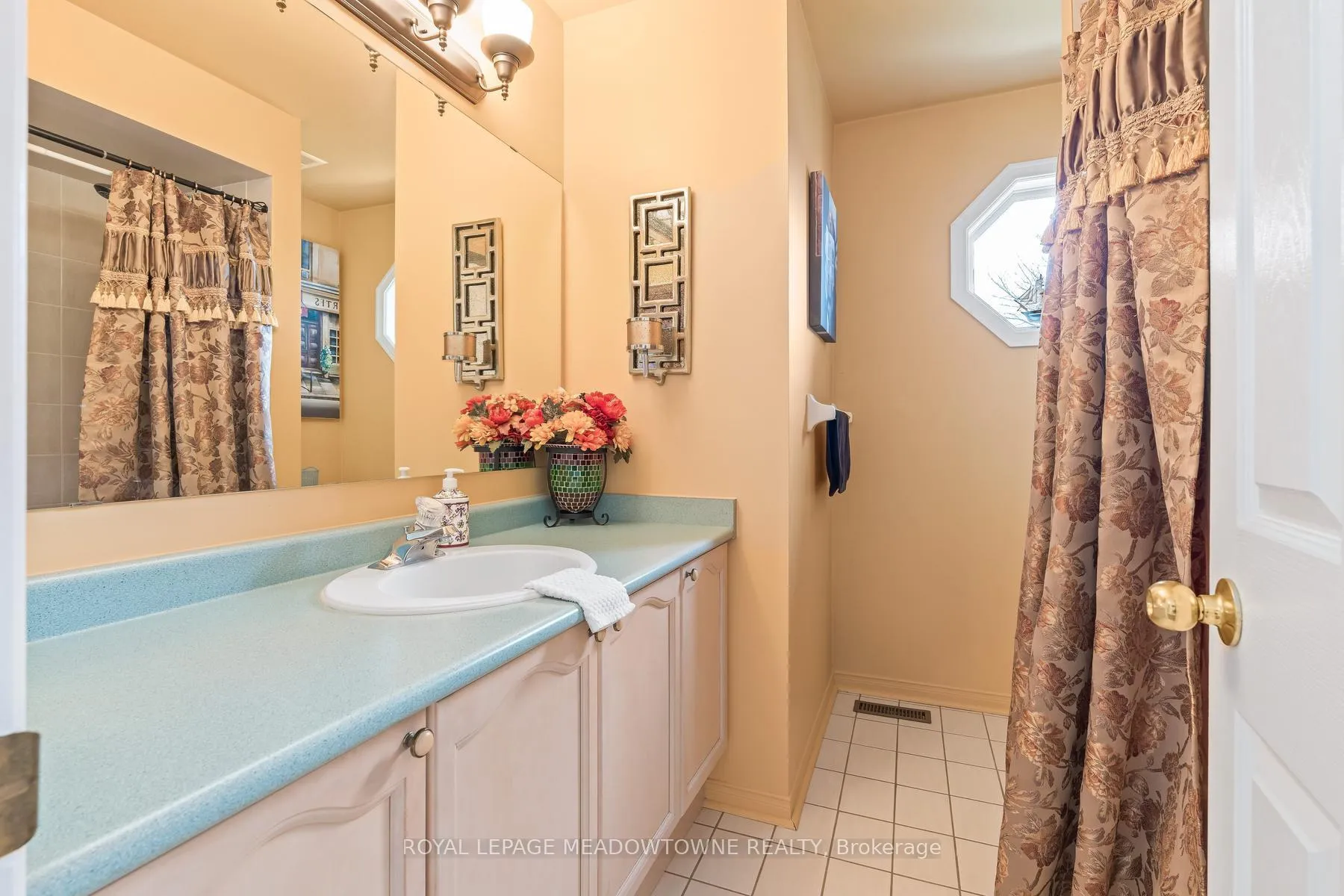 Photo 42 of 55 James Young Drive, Halton Hills, Georgetown — HOMEH