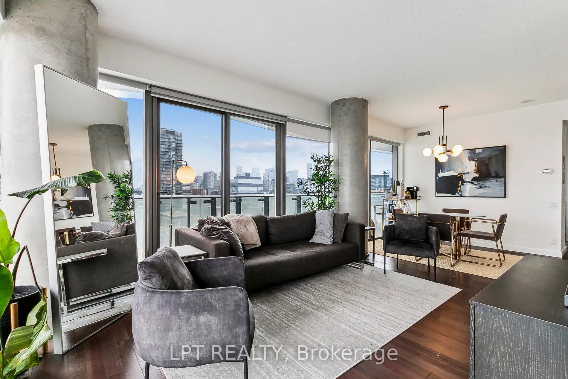 Photo 5 of Unit 1510, 390 Cherry Street, Toronto, Waterfront Communities — HOMEH