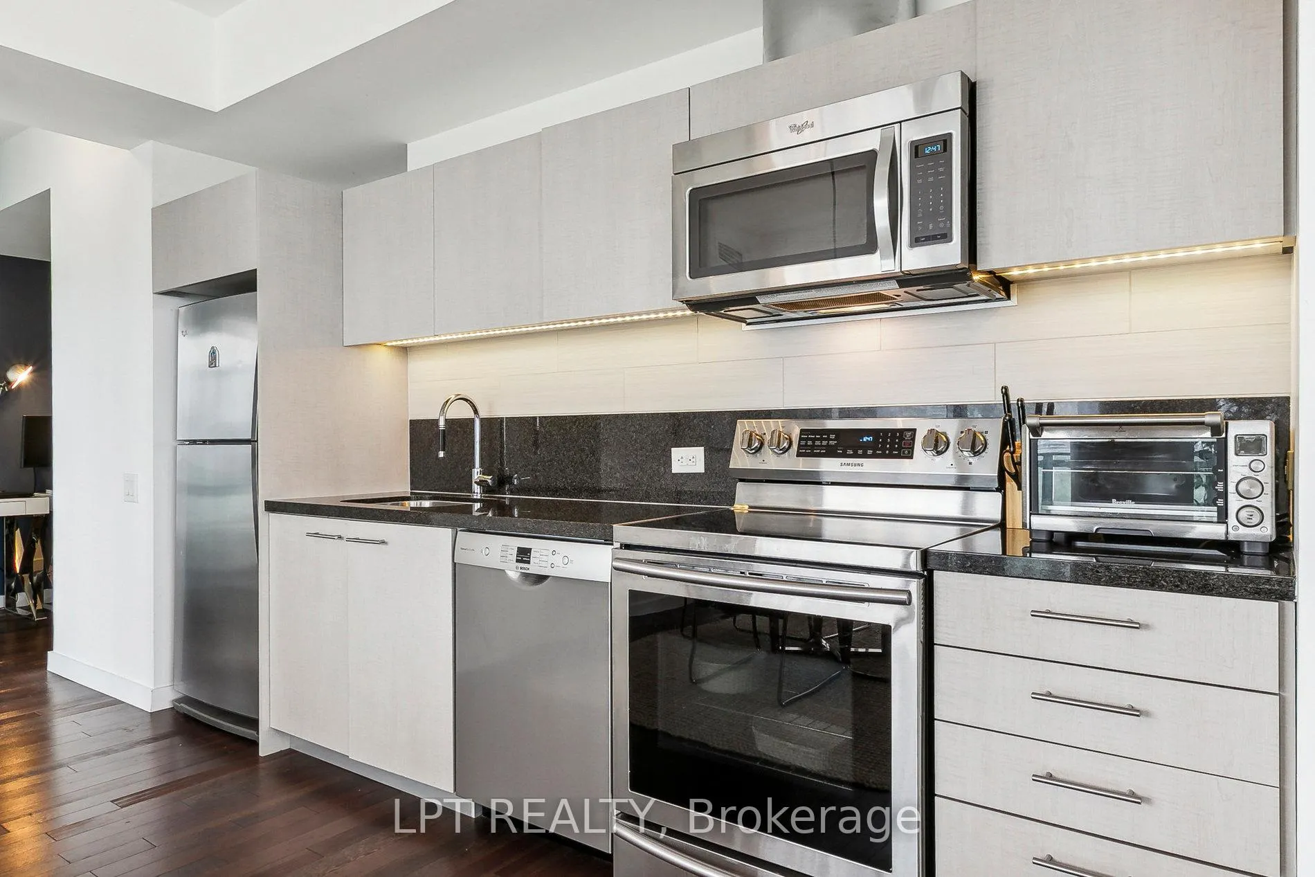 Photo 9 of Unit 1510, 390 Cherry Street, Toronto, Waterfront Communities — HOMEH