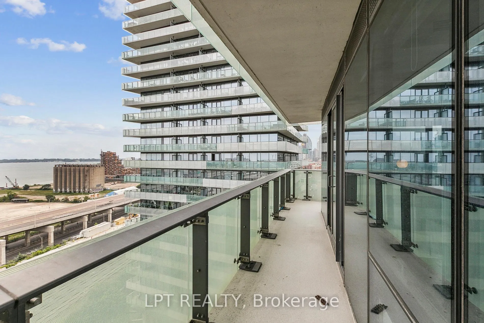 Photo 22 of Unit 1510, 390 Cherry Street, Toronto, Waterfront Communities — HOMEH