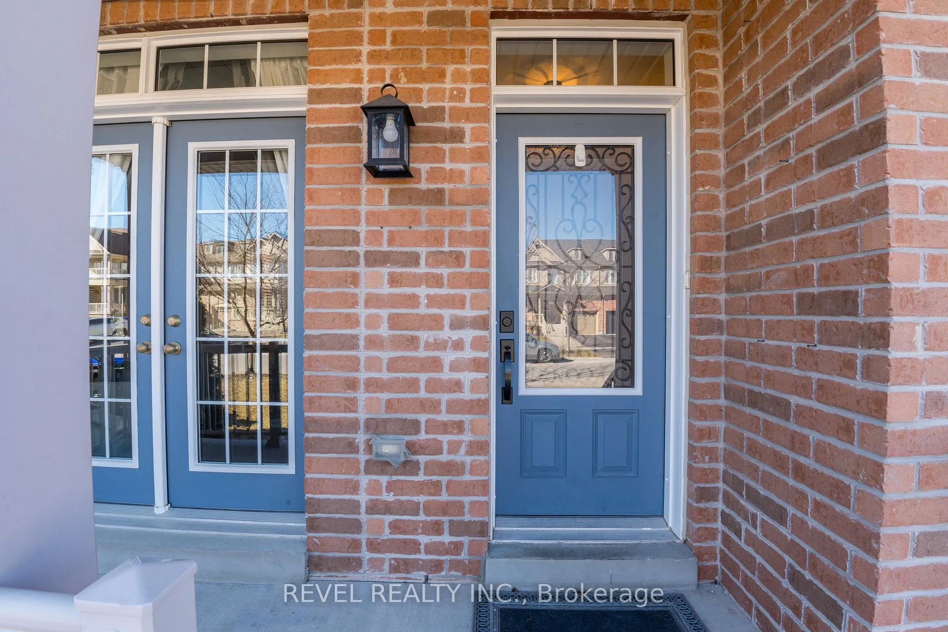 Photo 1 of 18 Jackson Drive, New Tecumseth, Tottenham — HOMEH
