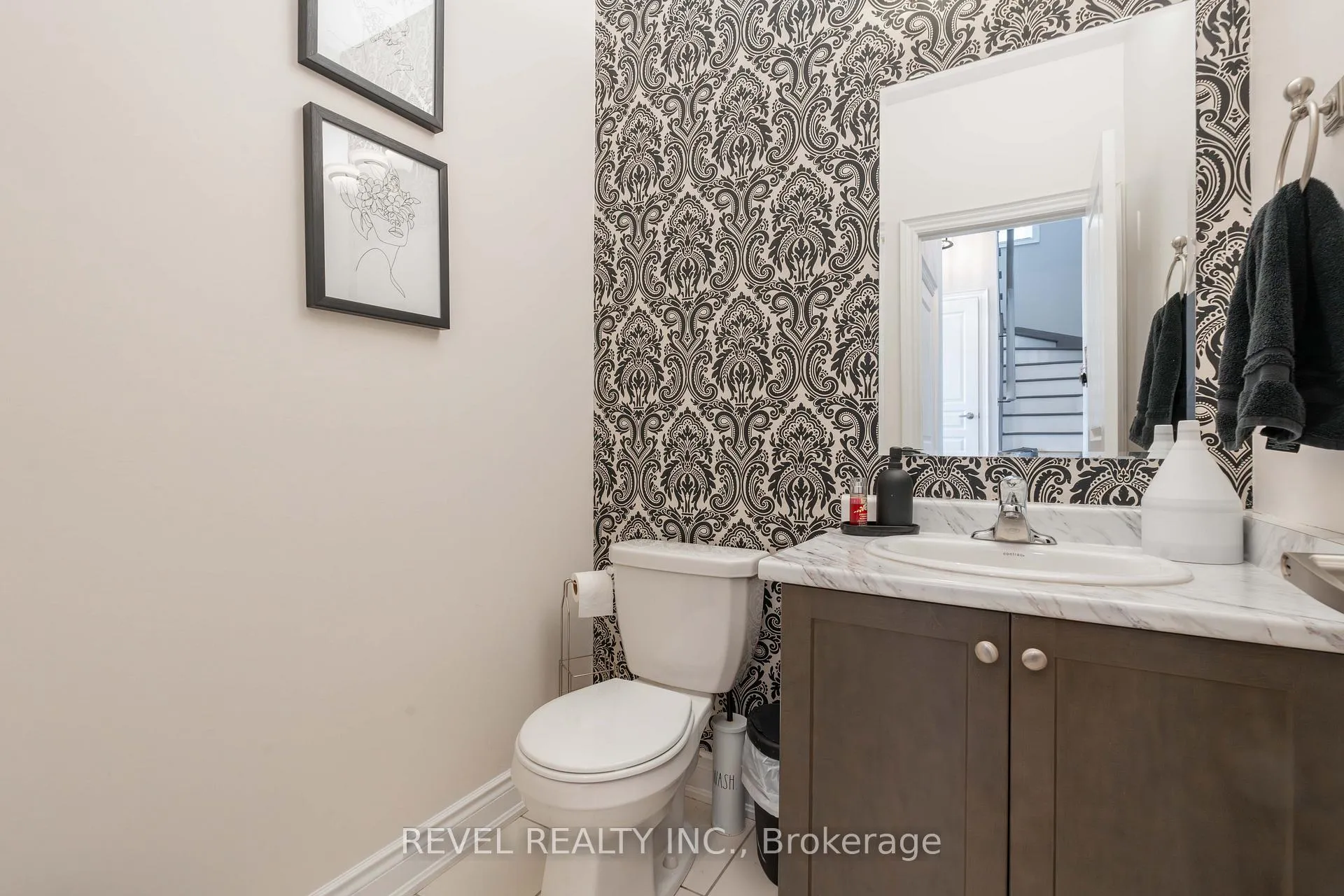 Photo 10 of 18 Jackson Drive, New Tecumseth, Tottenham — HOMEH