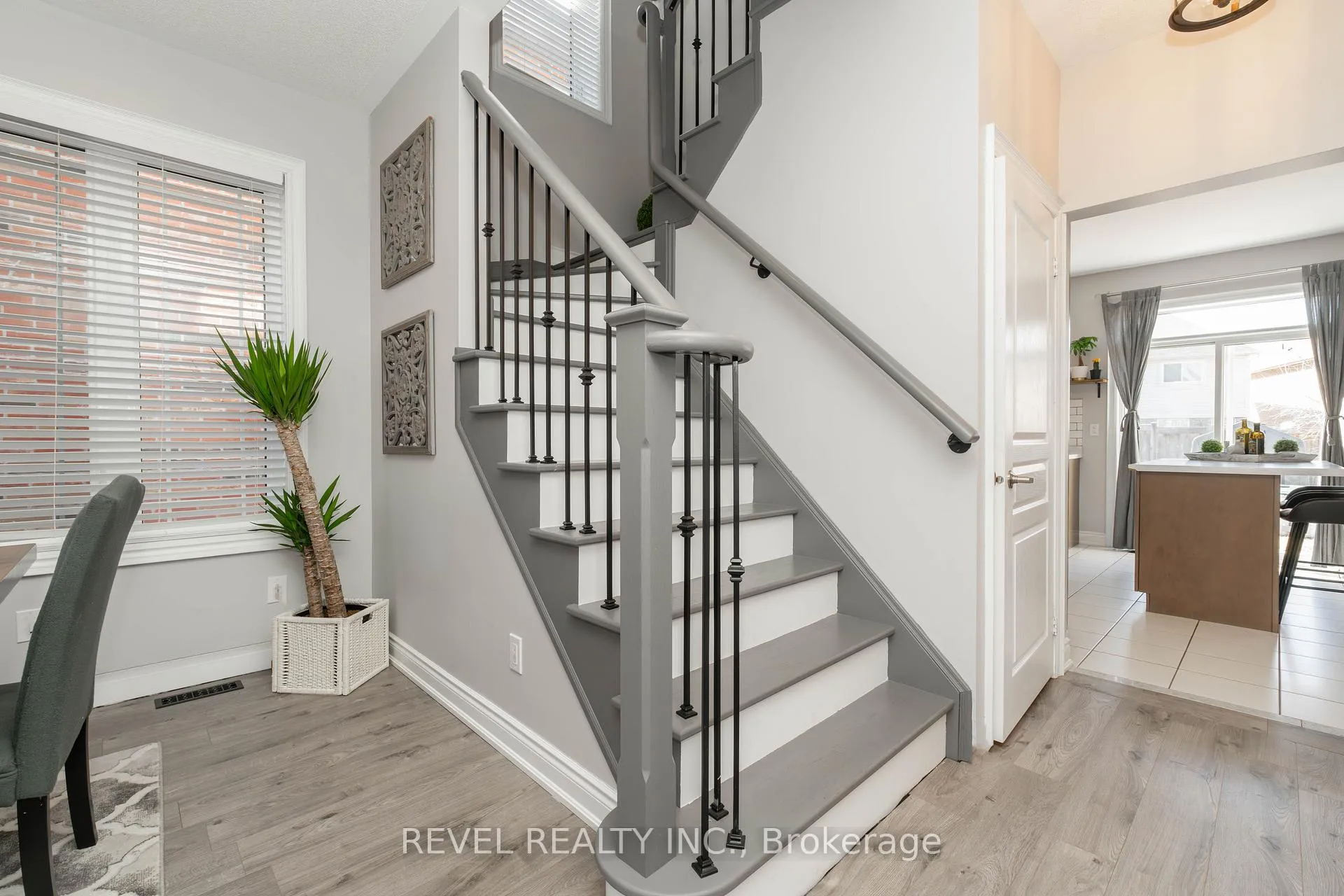 Photo 11 of 18 Jackson Drive, New Tecumseth, Tottenham — HOMEH