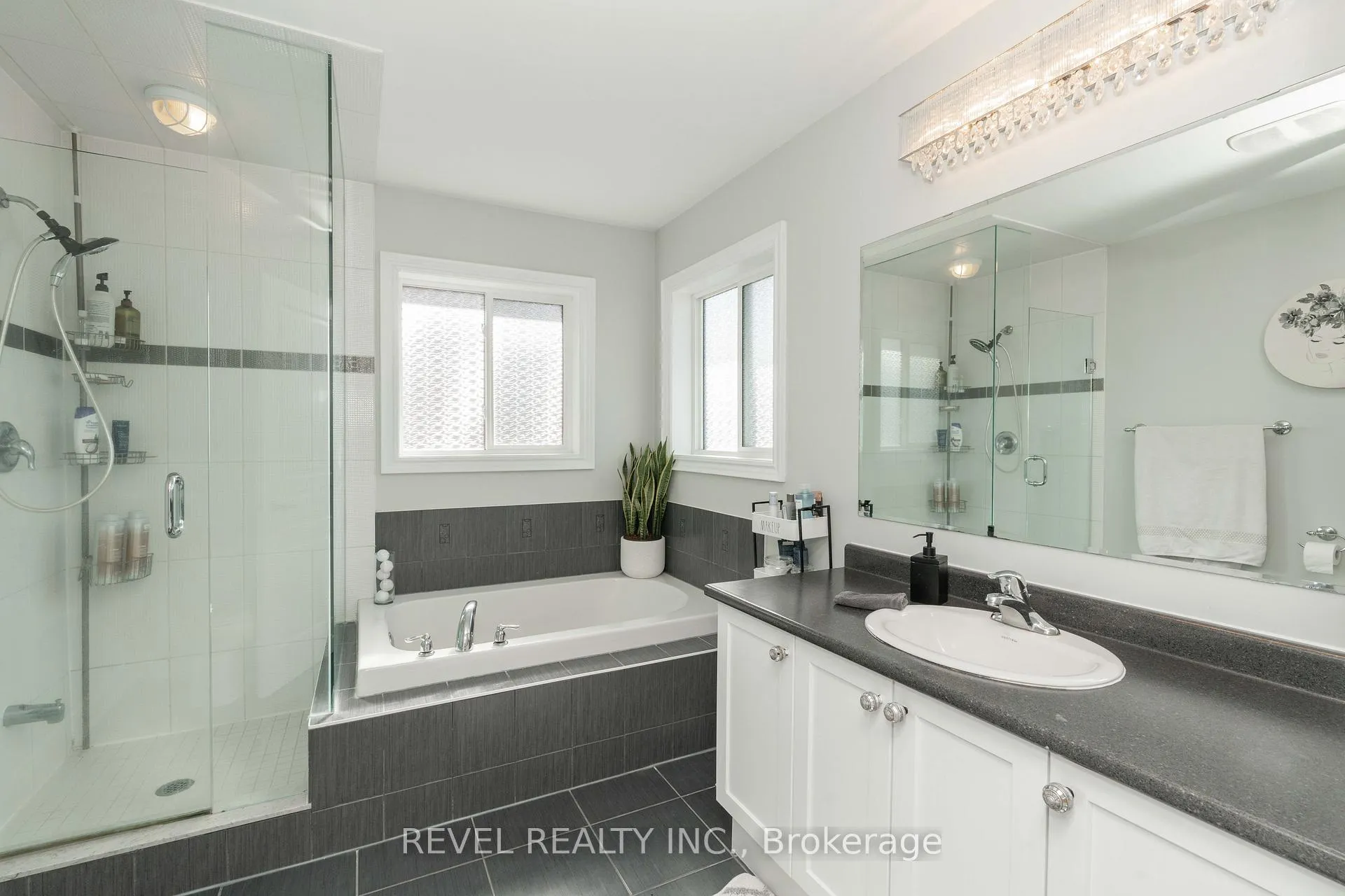 Photo 14 of 18 Jackson Drive, New Tecumseth, Tottenham — HOMEH