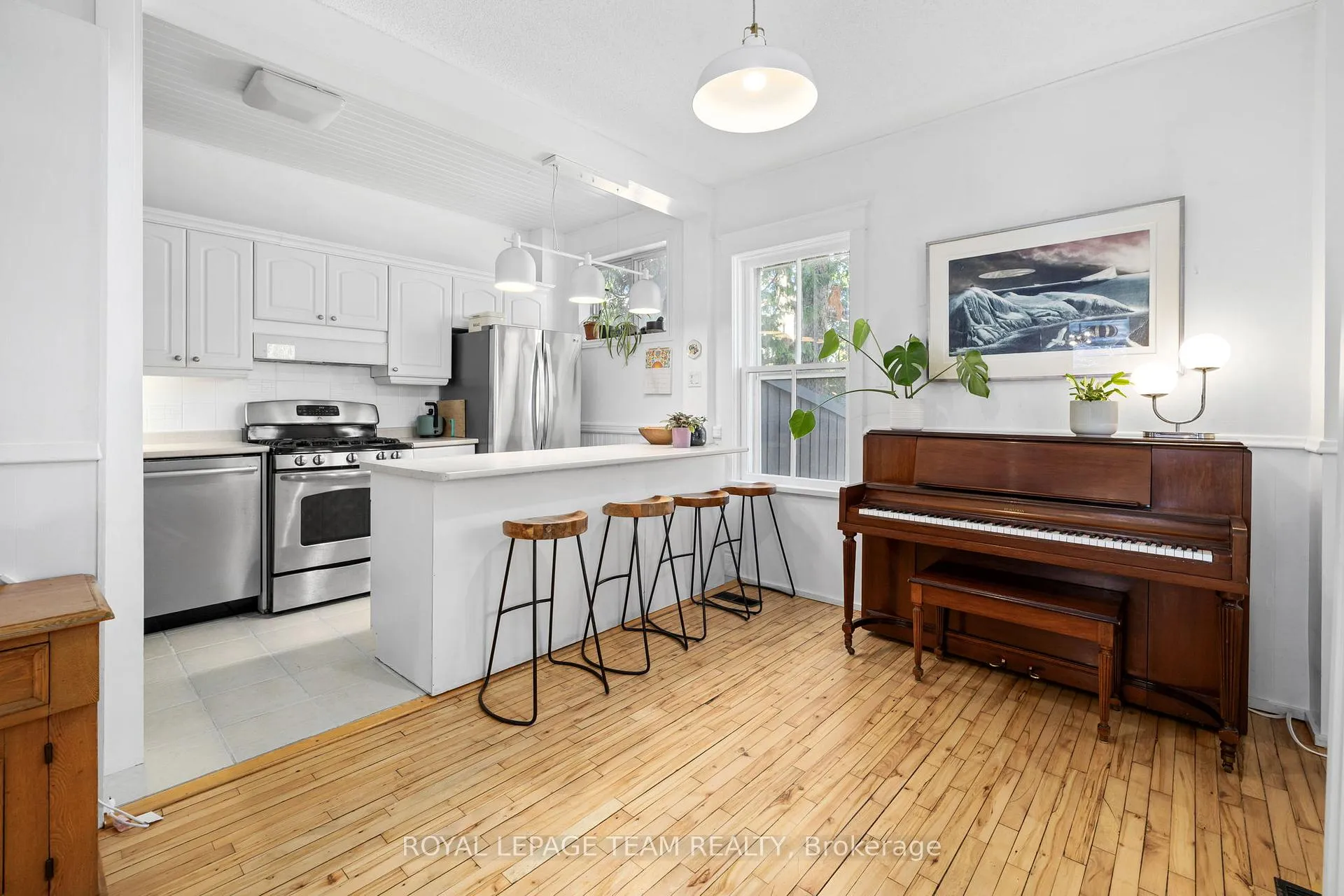 Photo 6 of 45 Springfield Road, Ottawa, Lindenlea — HOMEH