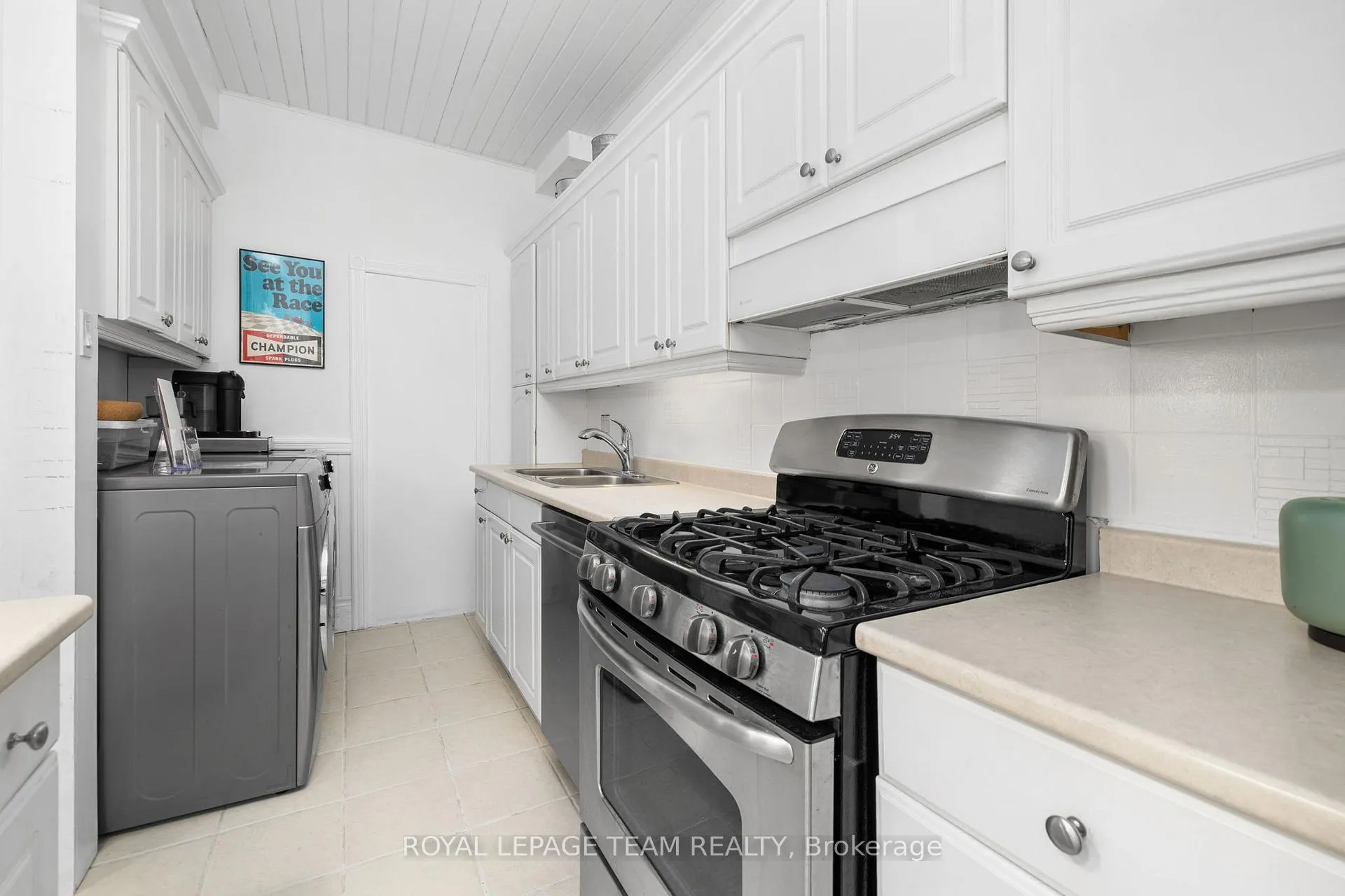Photo 9 of 45 Springfield Road, Ottawa, Lindenlea — HOMEH