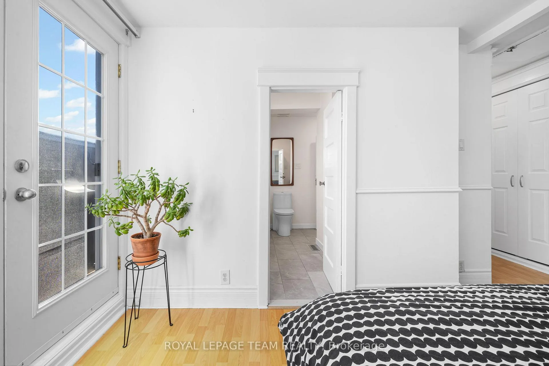 Photo 13 of 45 Springfield Road, Ottawa, Lindenlea — HOMEH