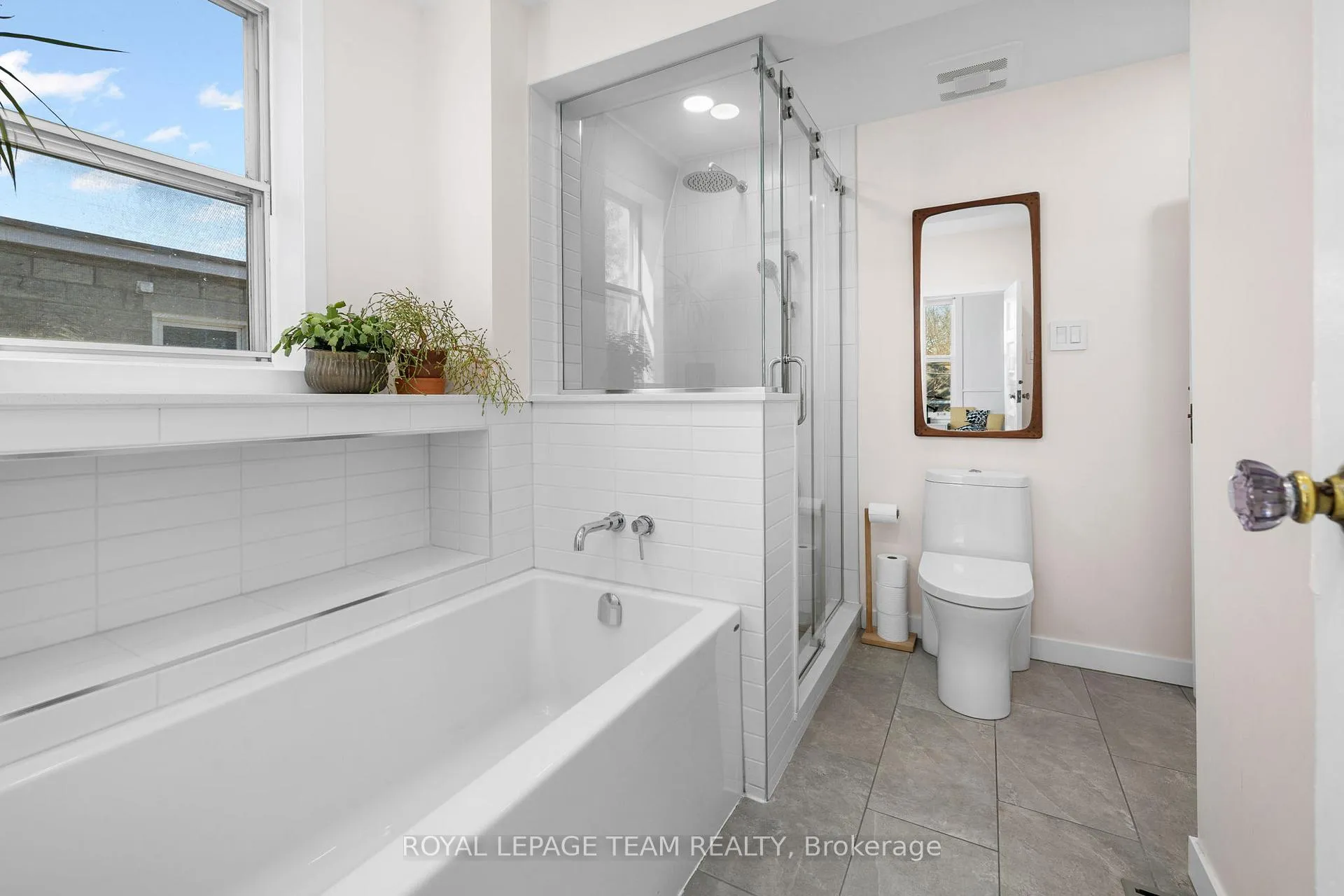 Photo 14 of 45 Springfield Road, Ottawa, Lindenlea — HOMEH