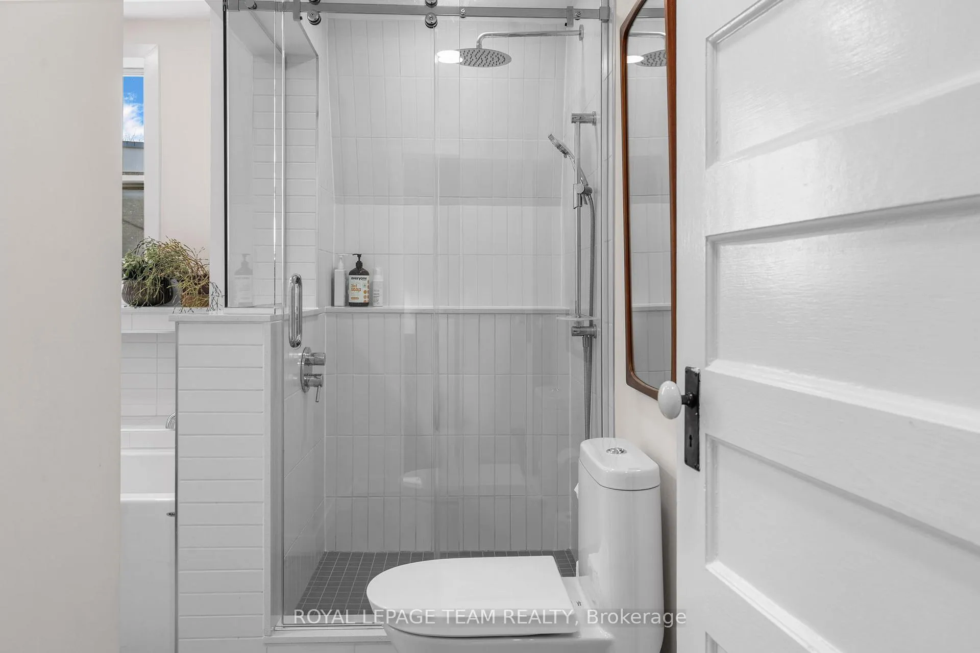 Photo 15 of 45 Springfield Road, Ottawa, Lindenlea — HOMEH