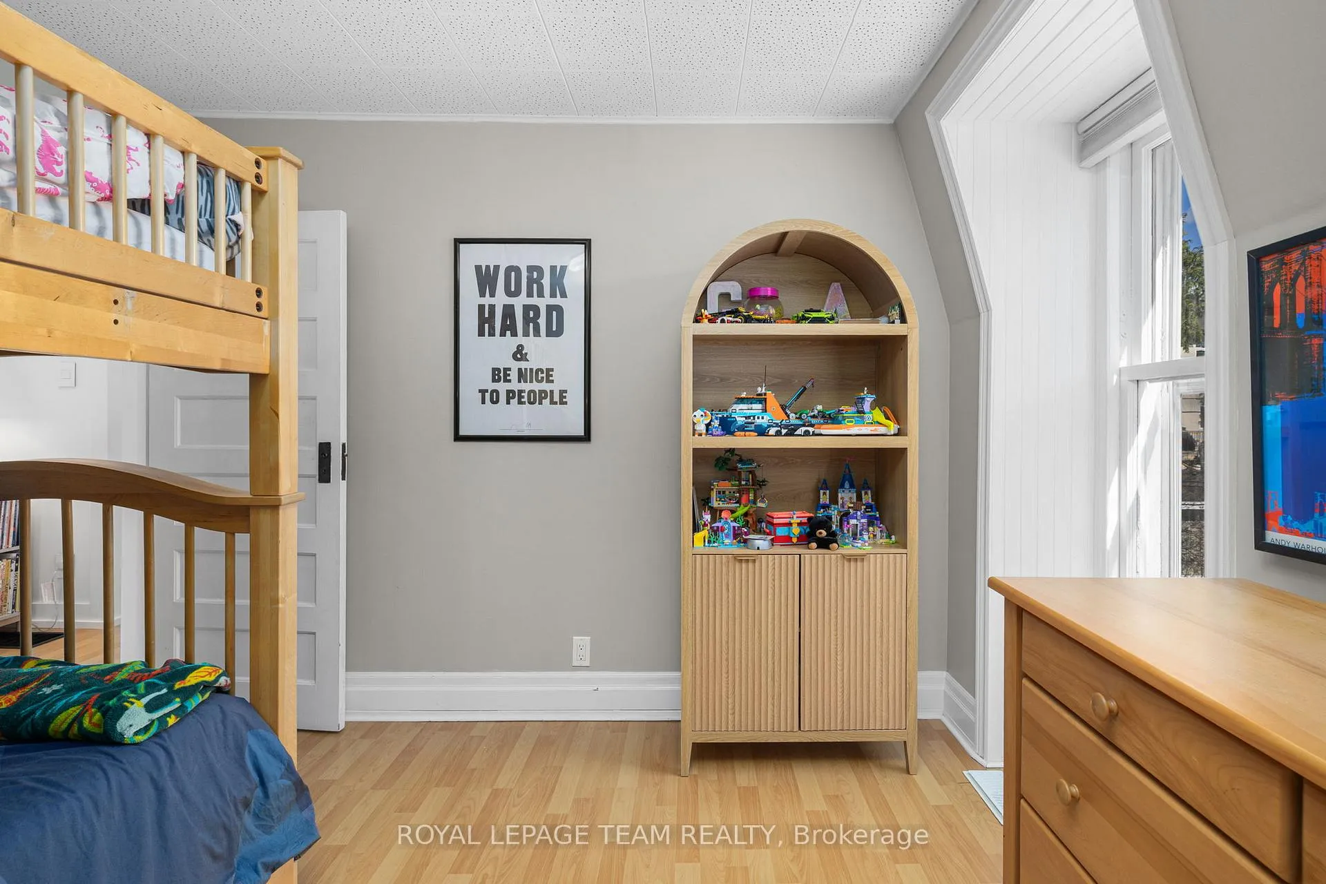 Photo 16 of 45 Springfield Road, Ottawa, Lindenlea — HOMEH