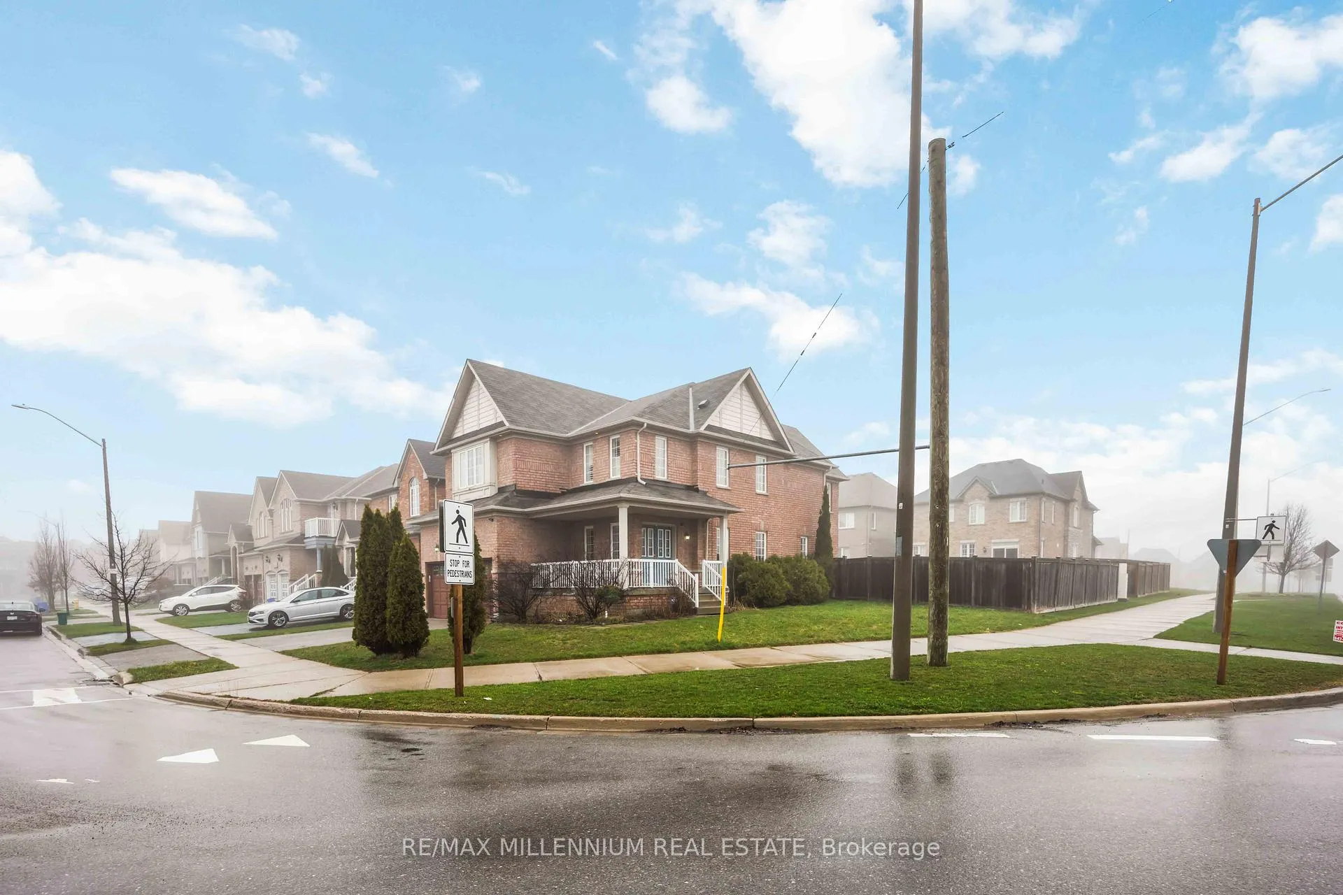 Photo 2 of 90 Remmington Street, Clarington, Bowmanville — HOMEH