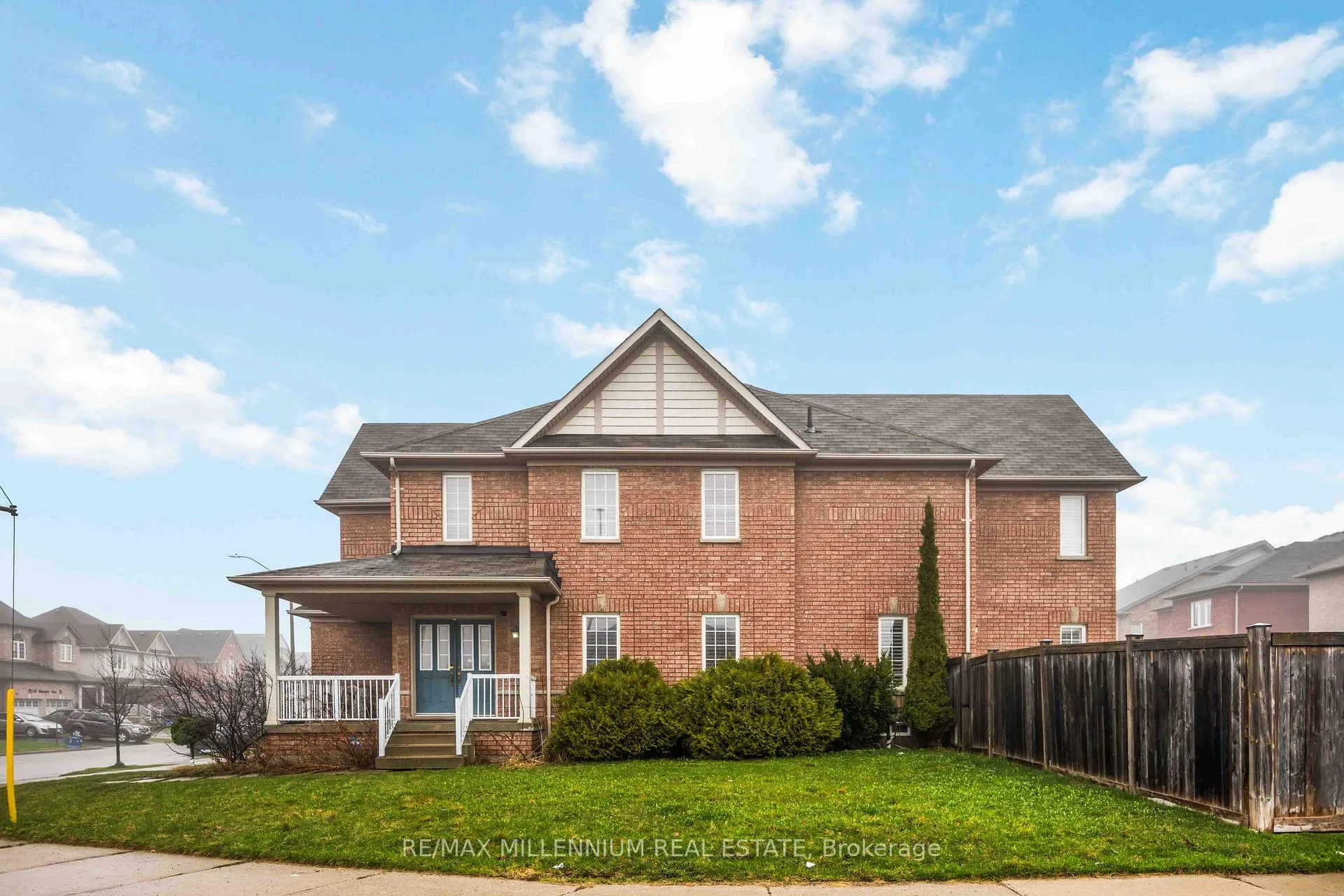 Photo 3 of 90 Remmington Street, Clarington, Bowmanville — HOMEH