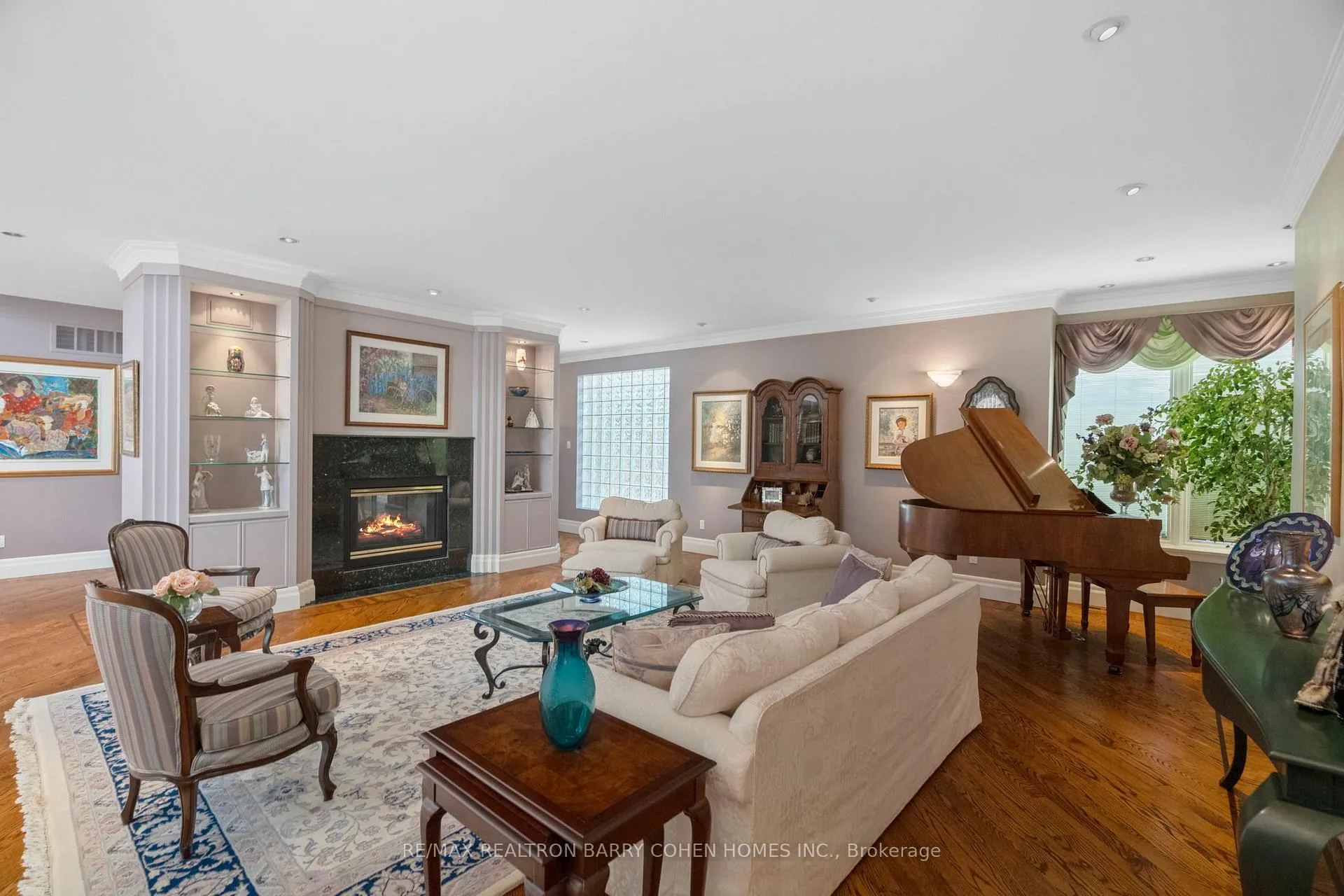 Photo 4 of 19 Vernham Avenue, North York, St. Andrew-Windfields — HOMEH